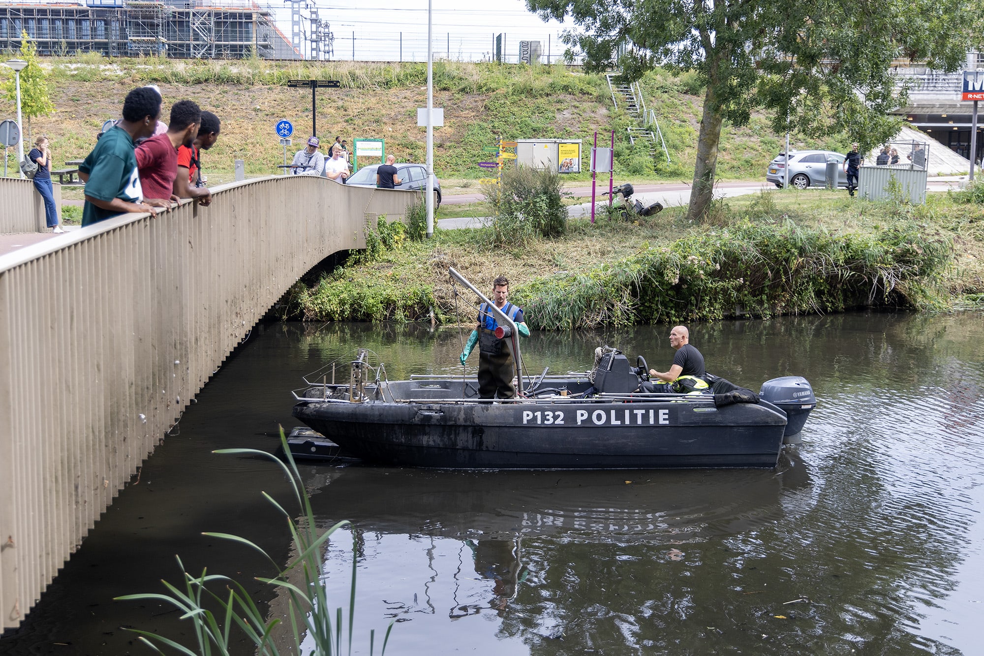 Onderzoek naar dood Lisa: politie zoekt in water bij COA-pand in Amsterdam