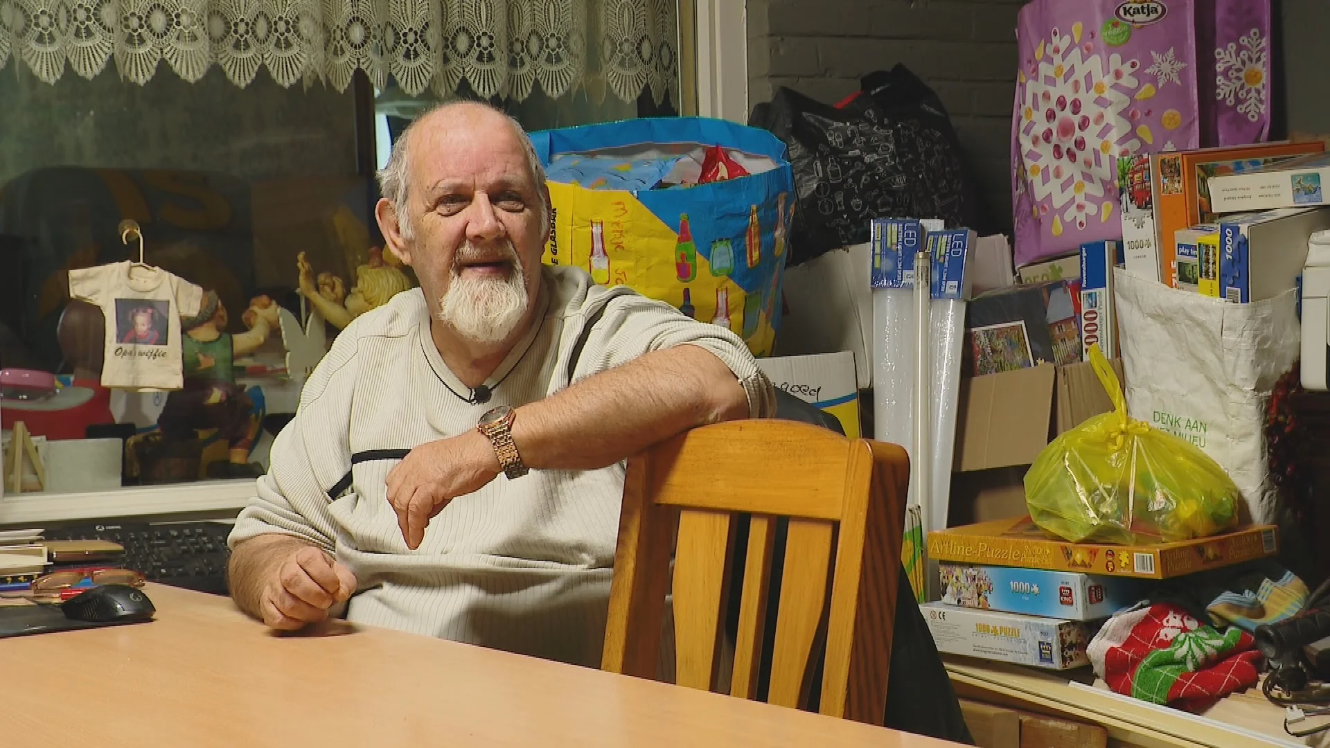 Henk helpt waar de overheid faalt met gratis spullen voor de allerarmsten