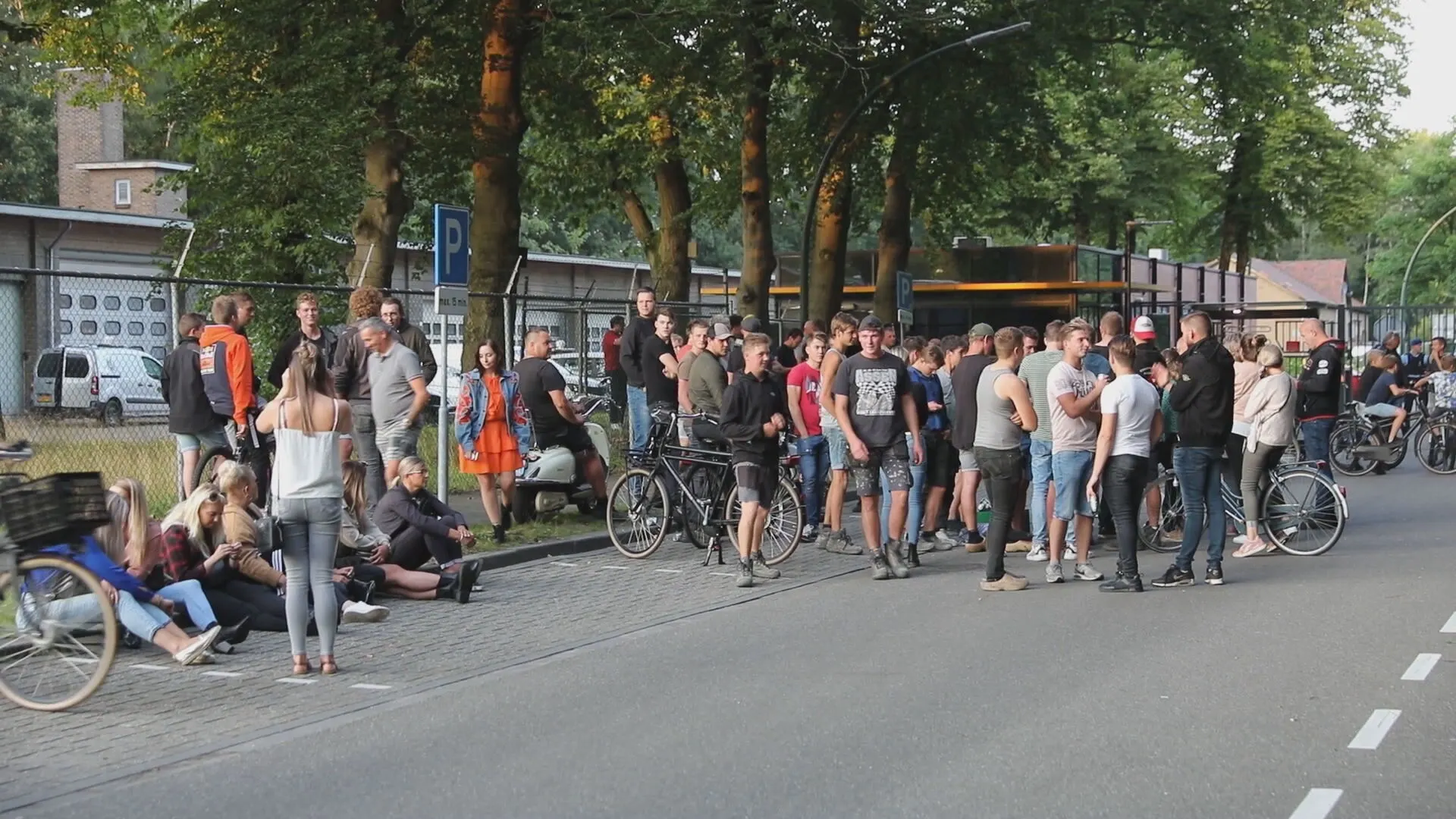 Inwoners Harskamp verdeeld over komst noodopvang voor Afghanen: 'Waarom hierheen?'