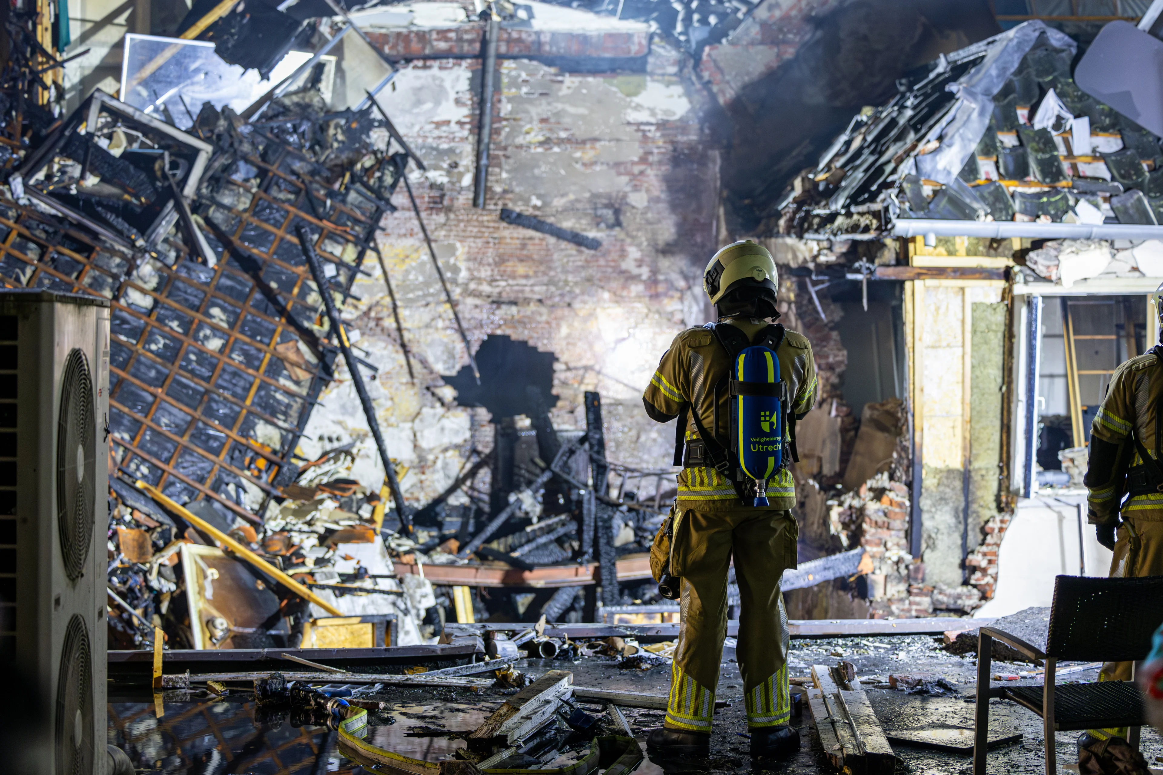 Omwonenden Utrecht kunnen nog niet terug naar huis na explosie en brand