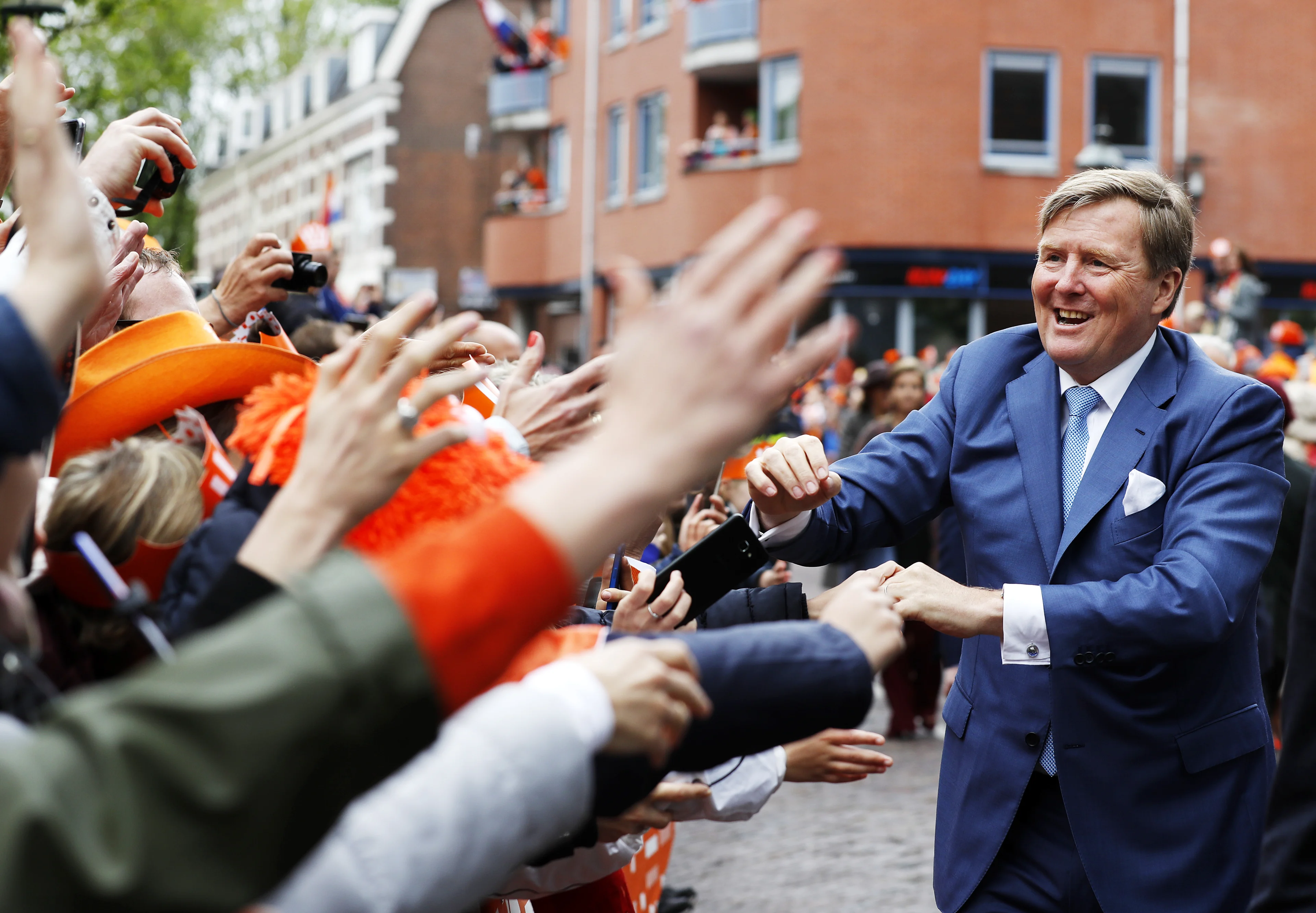 Ook koning Willem-Alexander en koningin Máxima nemen corona-maatregelen