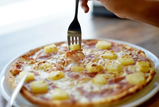 Vrouwen (25) voor de rechter om aanranden minderjarige pizzakoerier