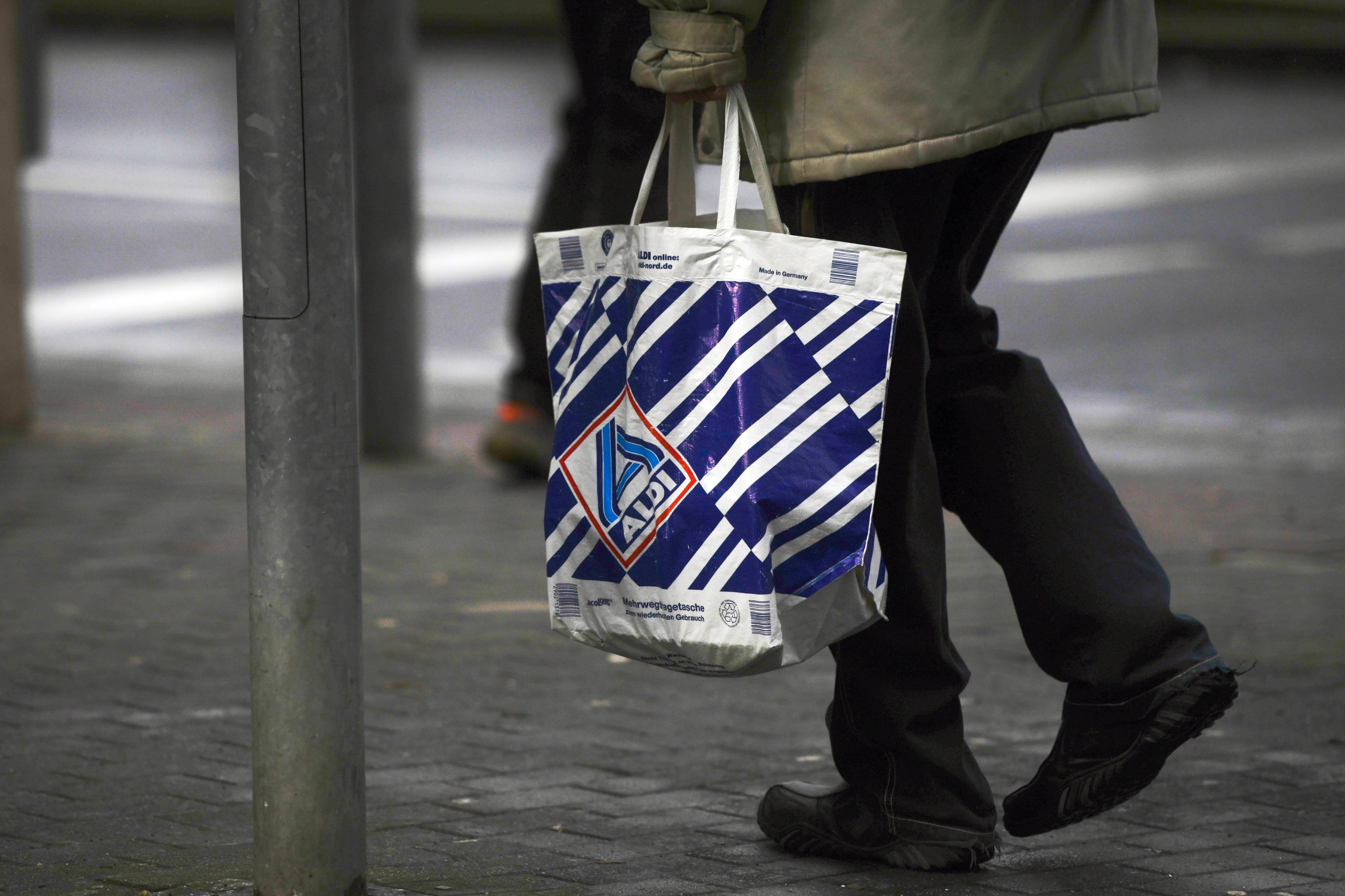 Pas op: er kunnen stukjes glas zitten in de witte bonen en linzen van ALDI