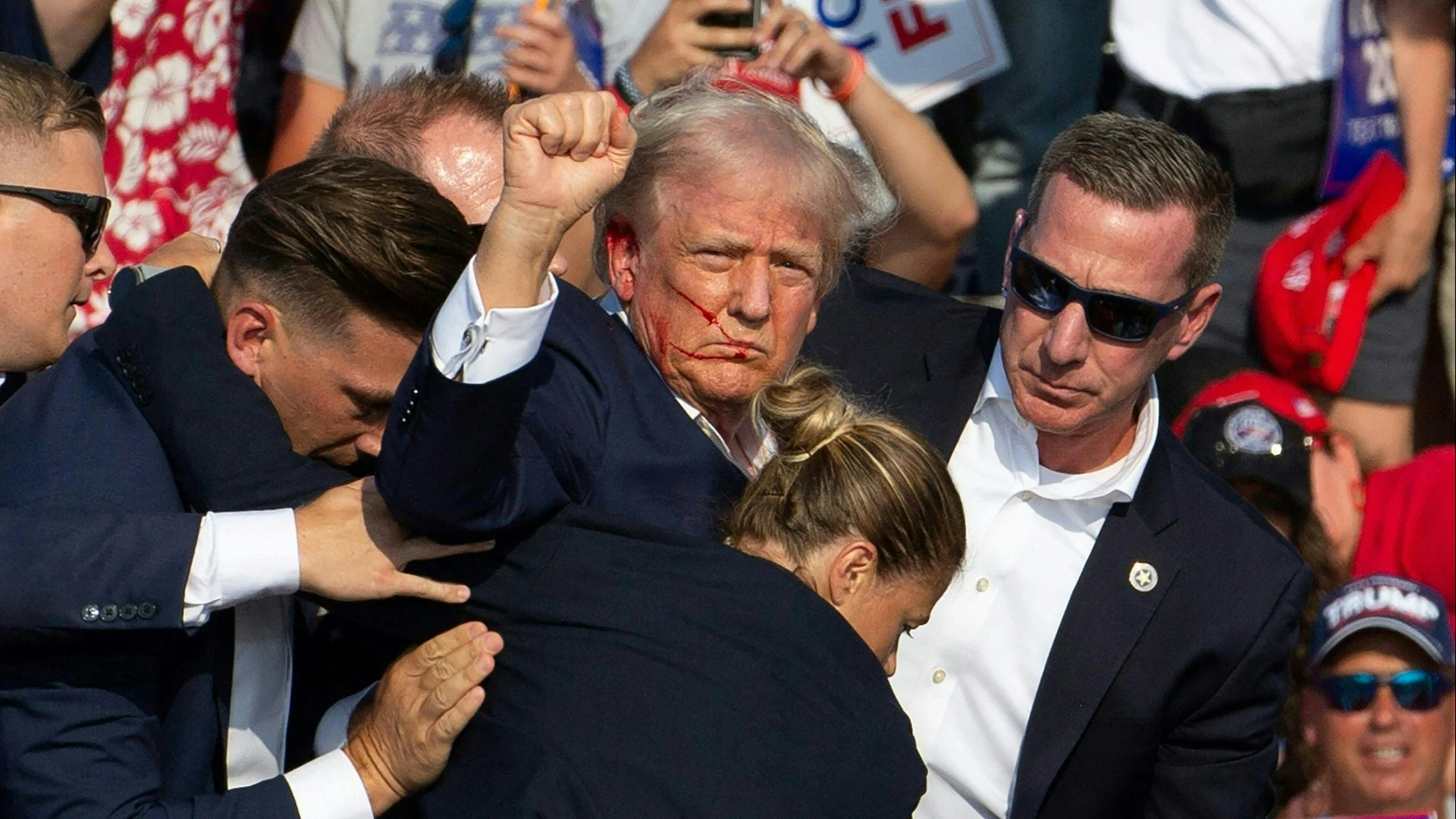 'Trump was doelwit van schutter bij golfclub Florida, maar is niet gewond'  