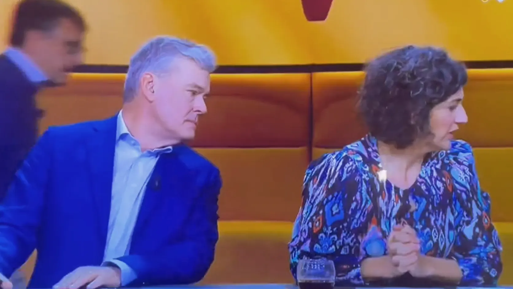 Forse kritiek op 'live-verslag' in Op1 na val gast: 'Ze is aan het bloeden'