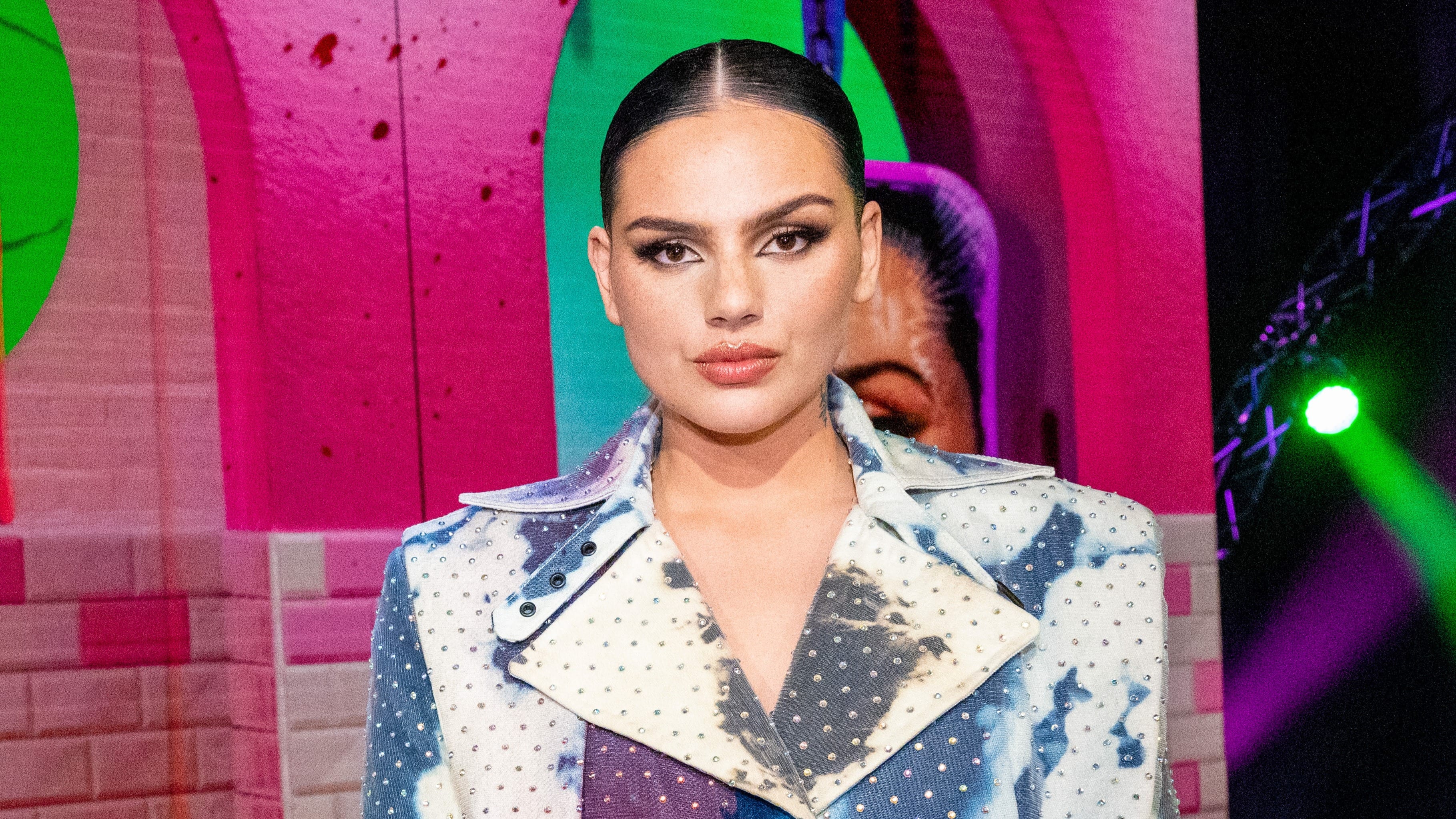 Hard gelag voor Famke Louise: haar roast is de slechtst bekeken editie ooit