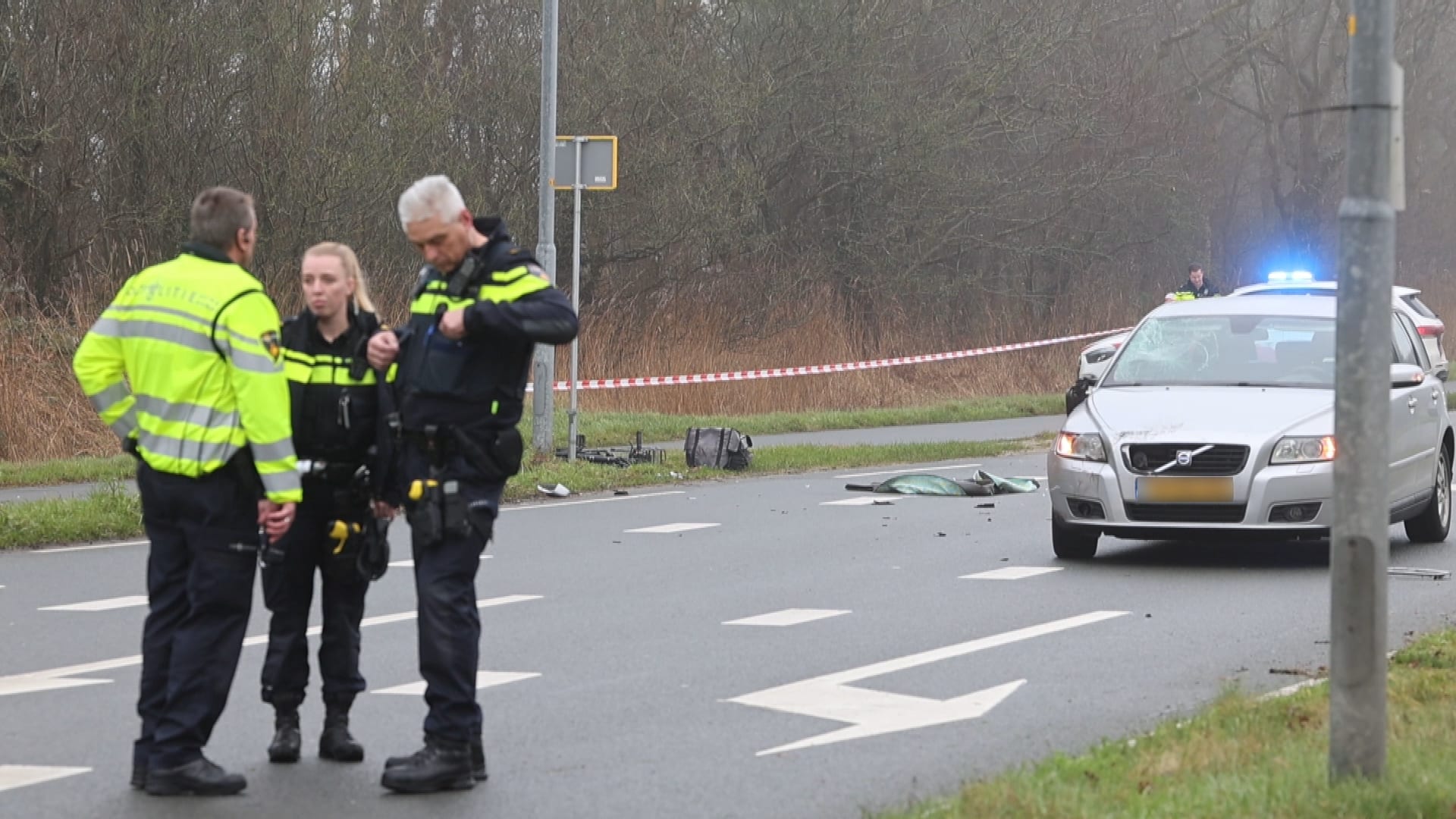 Fietser na aanrijding met auto overleden in Egmond aan den Hoef