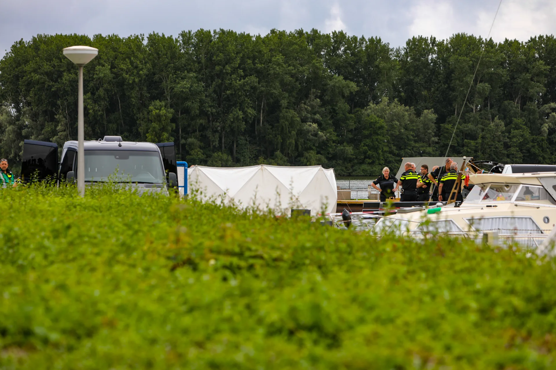 Ook lichaam meisje (5) gevonden: vader, moeder en dochter overleden na kanodrama Veluwemeer
