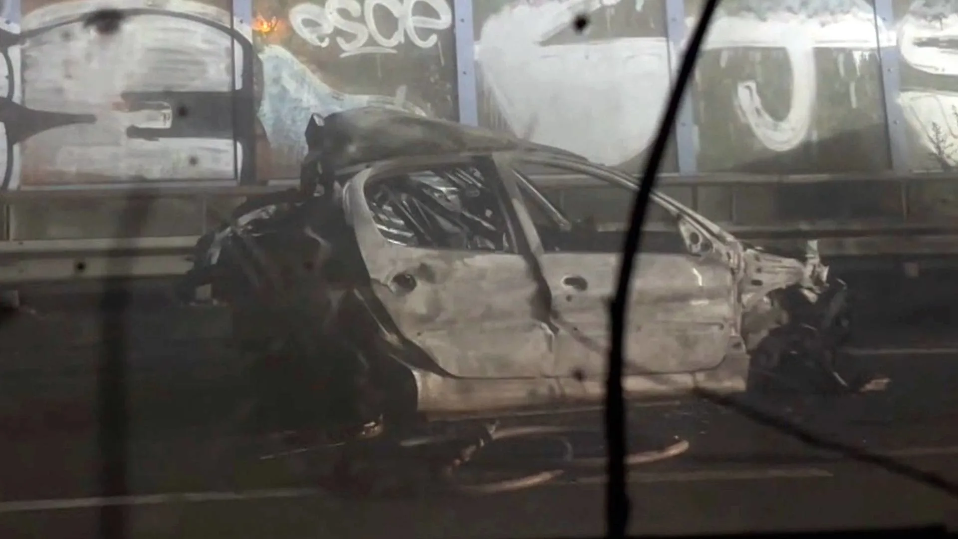 Dode en acht gewonden bij zwaar ongeval op A2, veel auto's betrokken