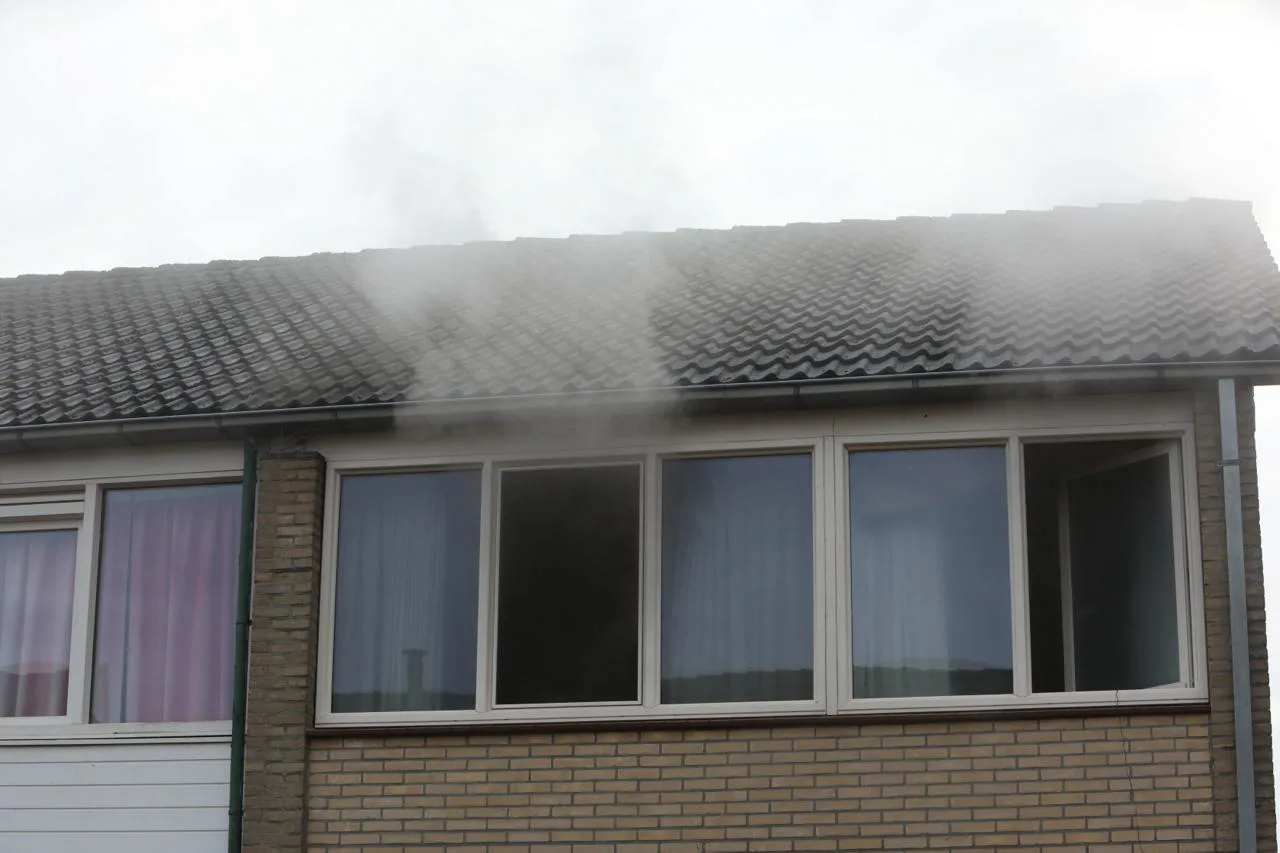Kat overleden en persoon zwaargewond na woningbrand in Oldenzaal