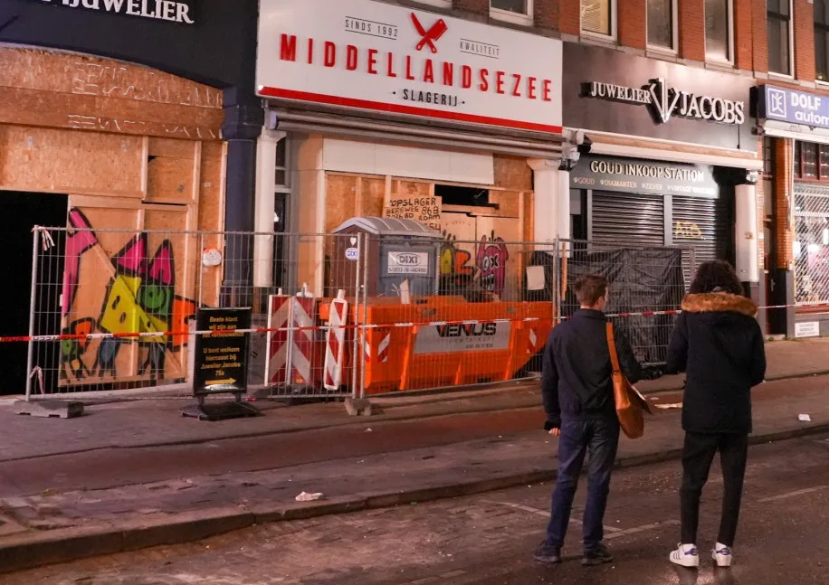 Rotterdamse hulpdiensten ontruimen meerdere woningen wegens instortingsgevaar