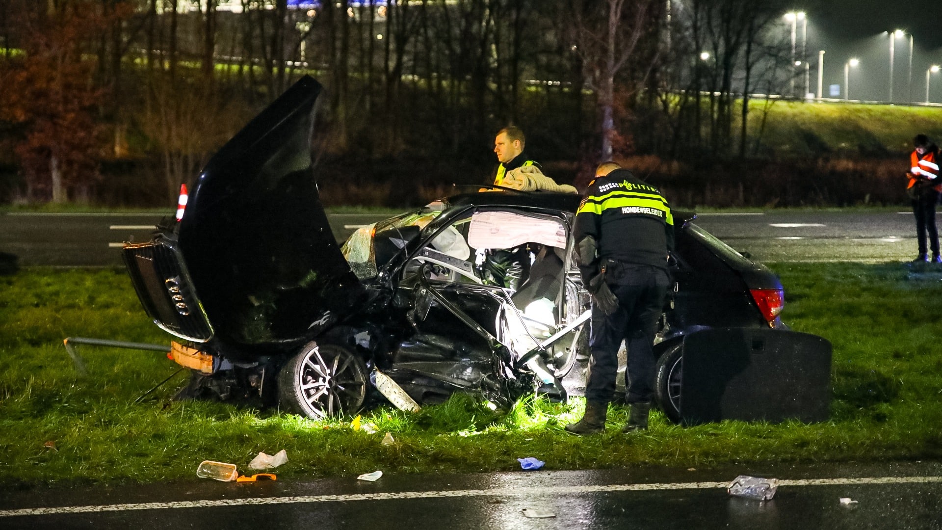 Jonge automobiliste (19) komt om het leven bij zwaar ongeluk op afrit A1