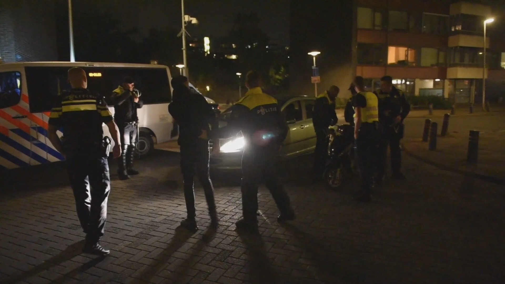 Politie houdt 23 onruststokers aan na rellen in Utrecht-Overvecht, 'het is pure verveling bij de jongeren'