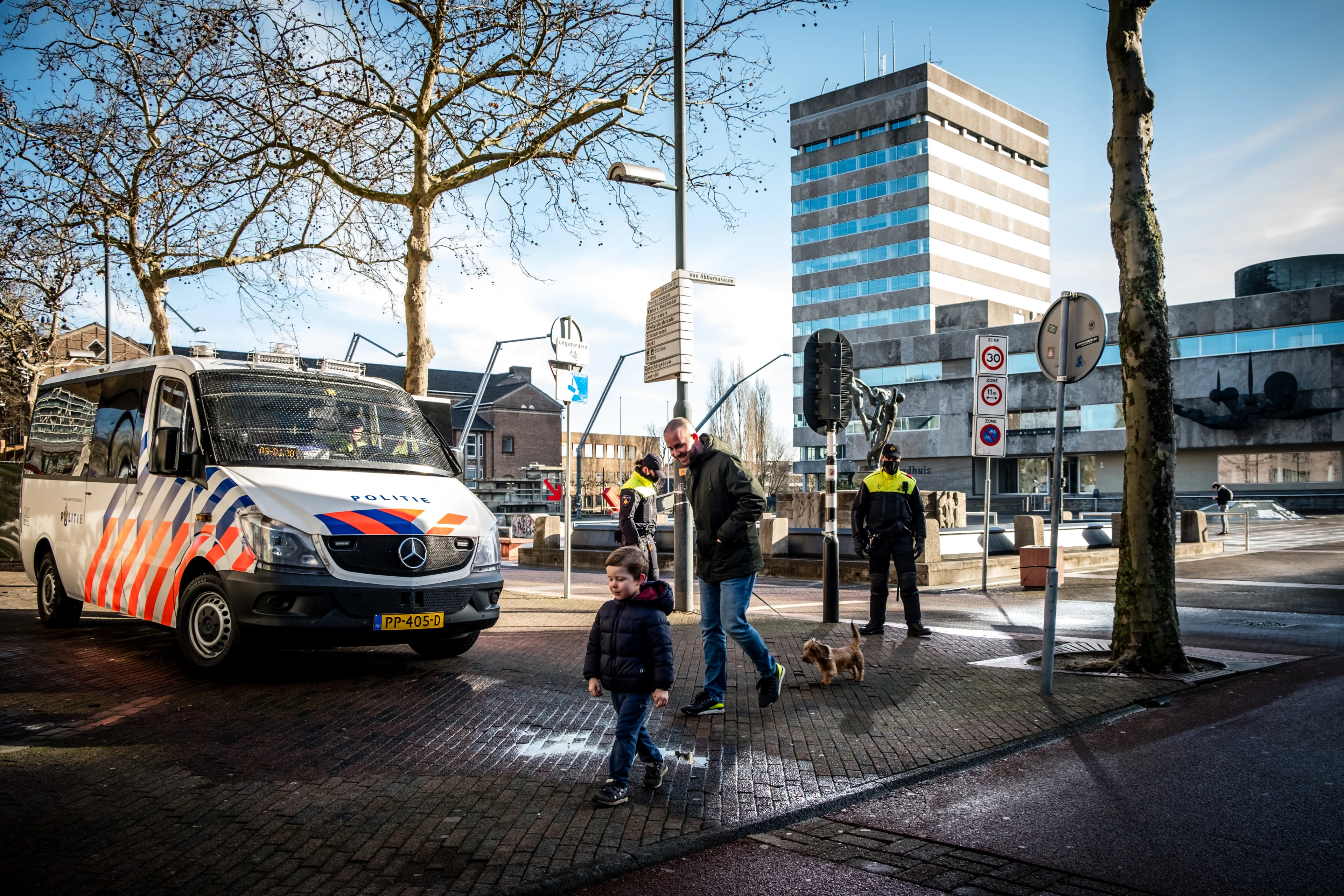 Geweldsuitbarsting na demonstraties in Eindhoven en Amsterdam