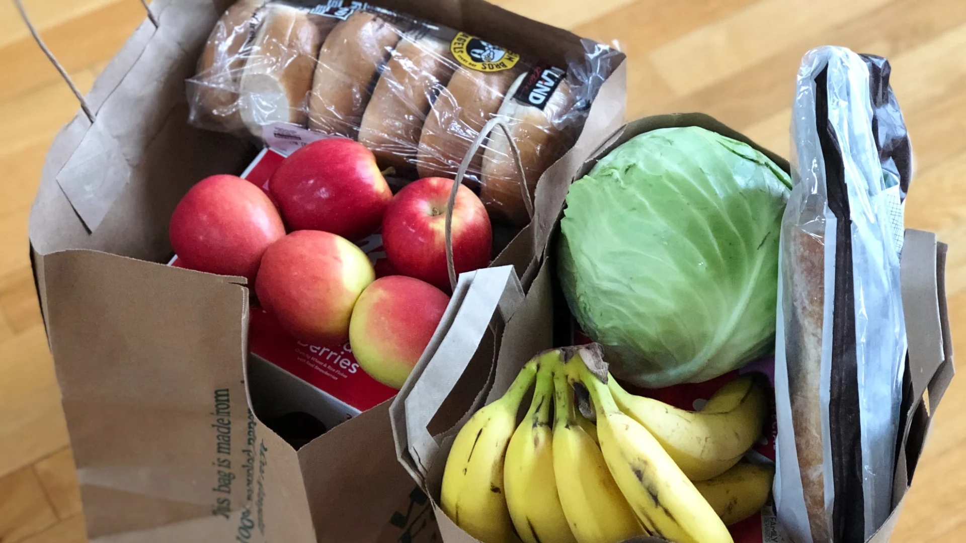 'Prijzen van basisboodschappen als rijst en brood rijzen de pan uit'