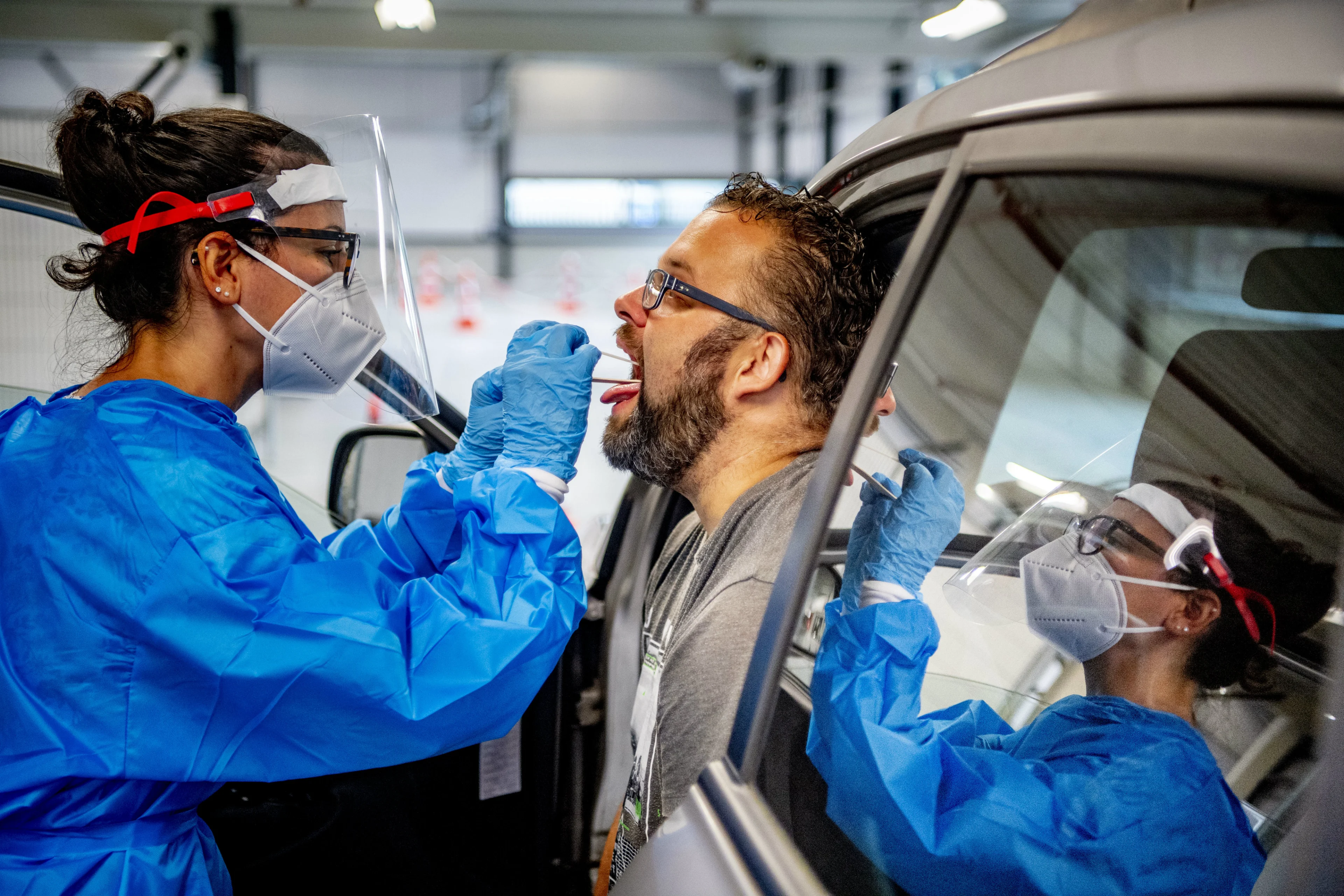 GGD'en: doe bron- en contactonderzoek zelf bij positieve test