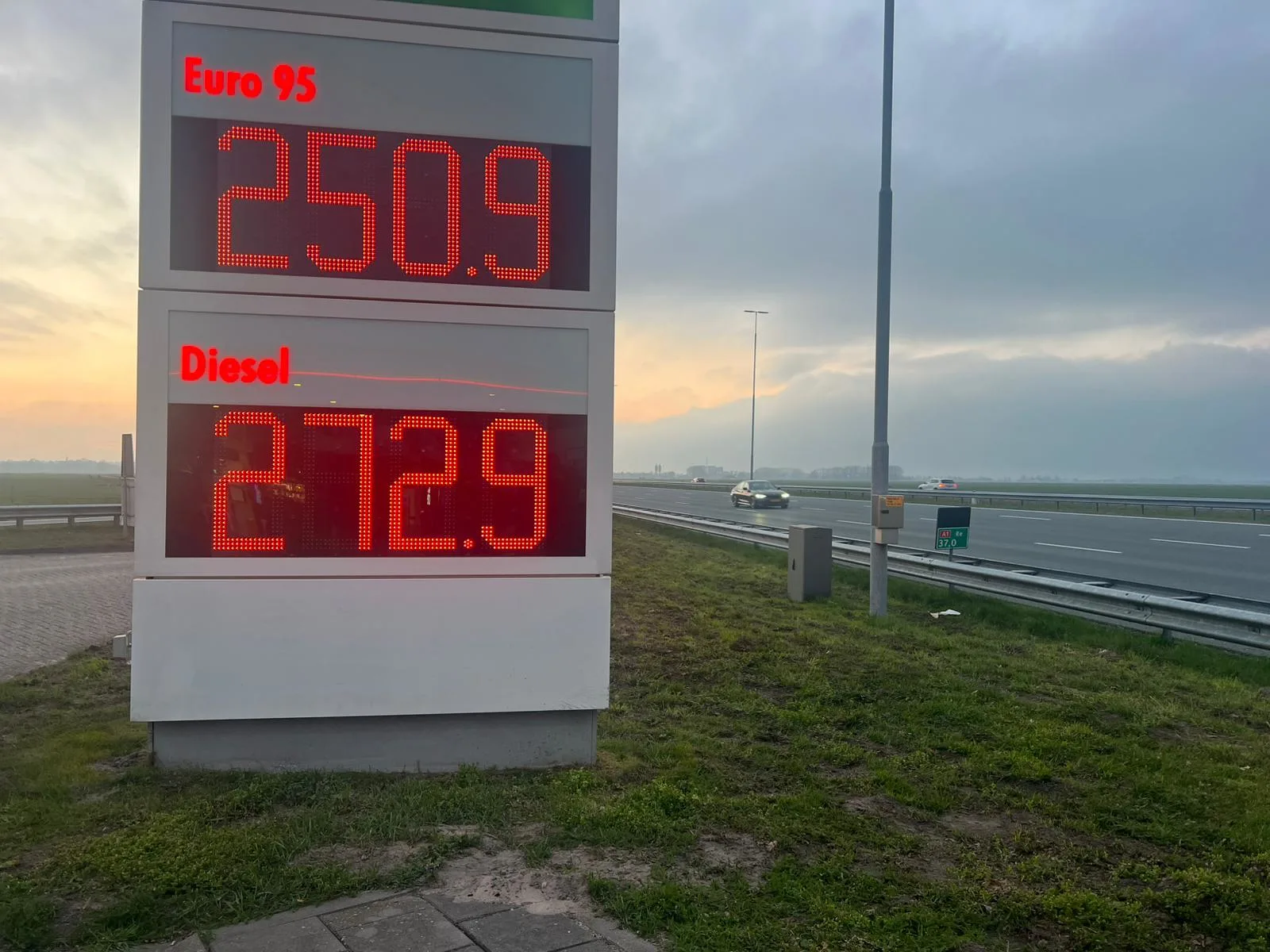 Dieselprijs weer omhoog: dit betaal je nu aan de pomp