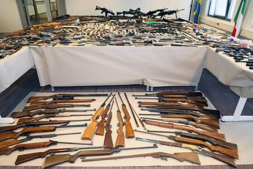 Inleveractie 'Drop je knife, doe wat met je life' levert 3300 messen, pistolen en andere wapens op