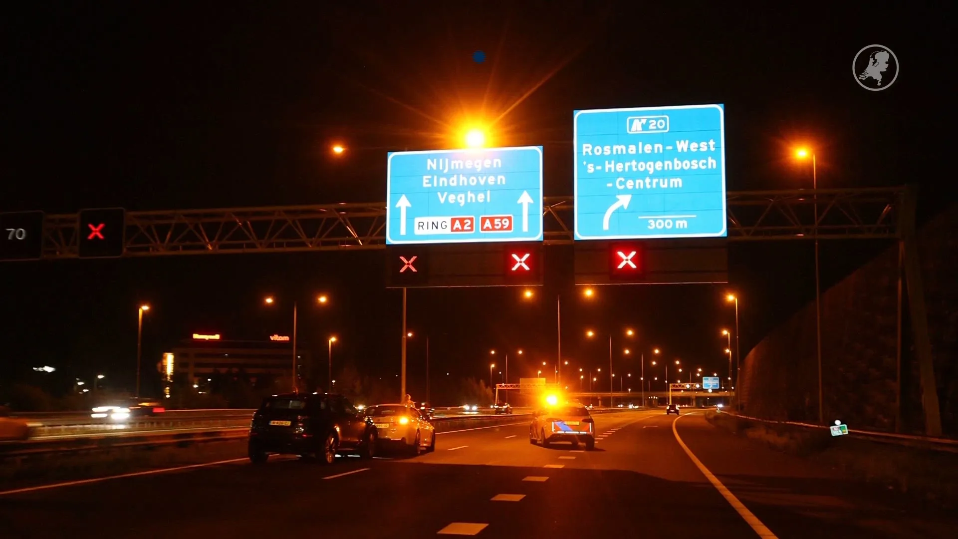 Politie op zoek naar doorrijders na ongelukken op A2 en A27: een motorijder overleden