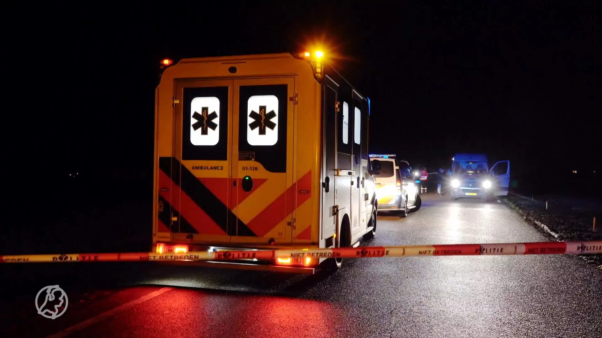 Wandelaar ernstig gewond na botsing met auto in Gronings dorp