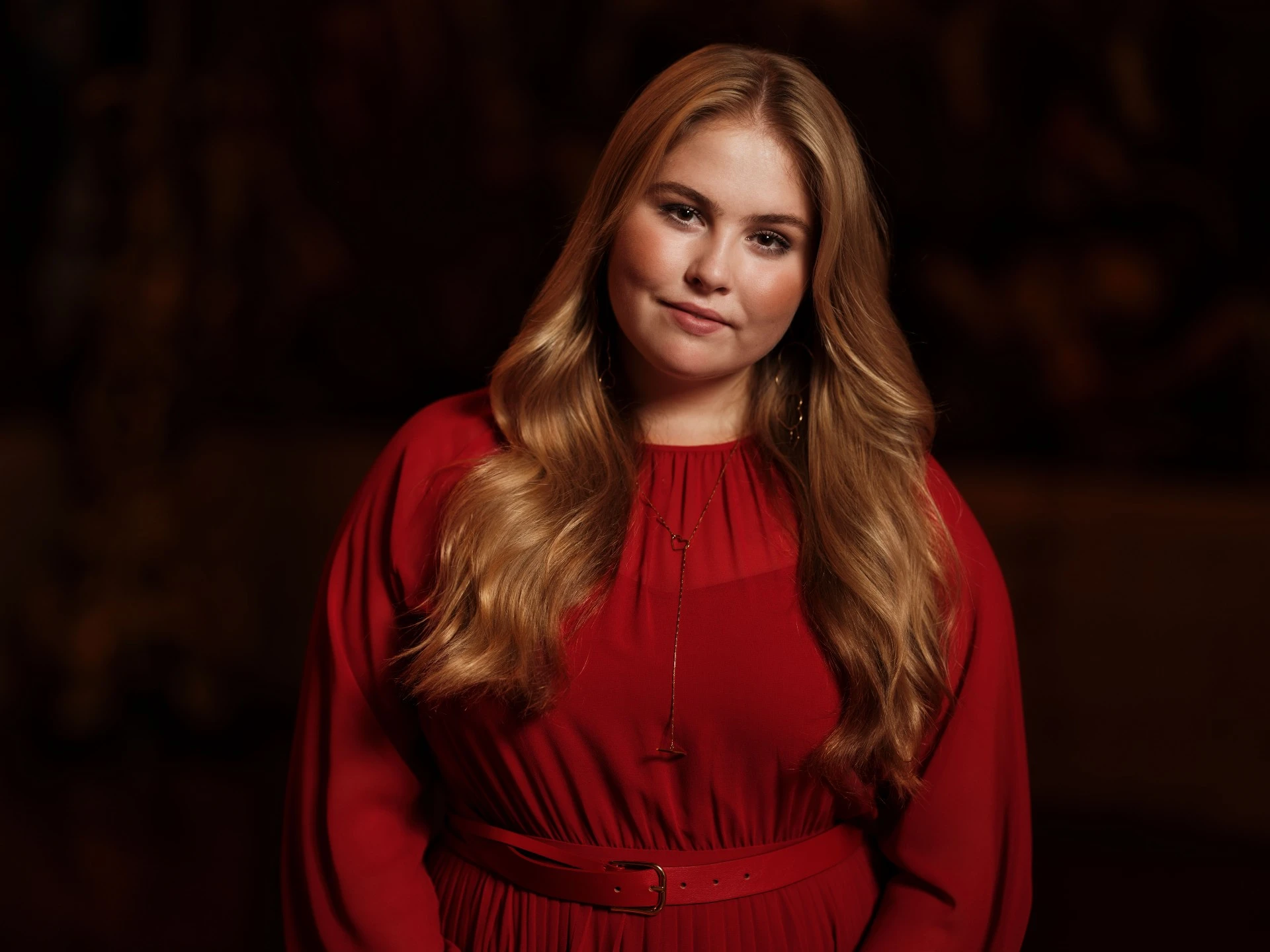 Prinses Amalia straalt op nieuwe foto's ter ere van haar 18e verjaardag