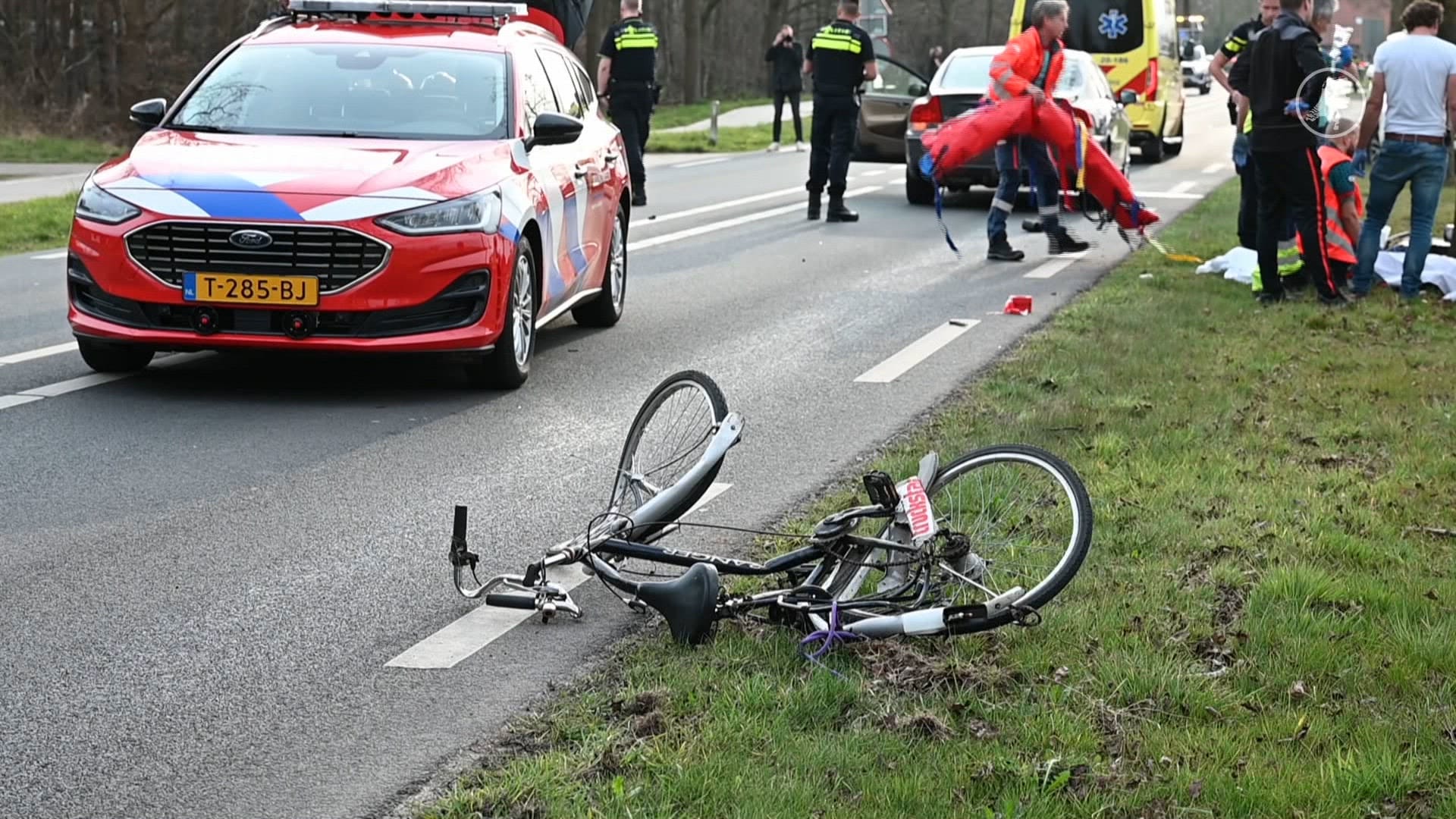 Jongen (13) op fiets verongelukt bij botsing met auto in Middelbeers