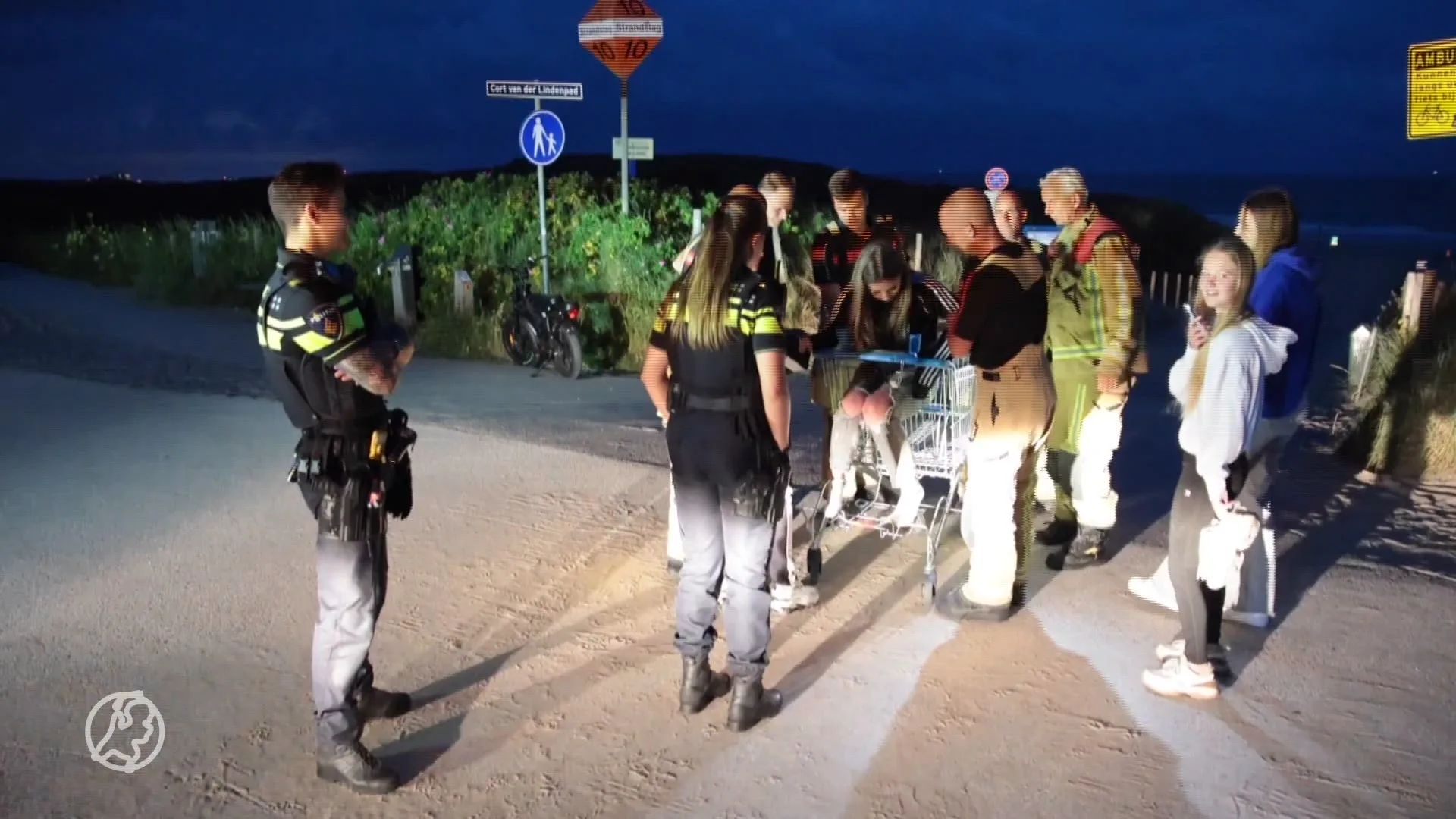 Brandweer moet meisje uit kinderzitje van winkelwagen bevrijden