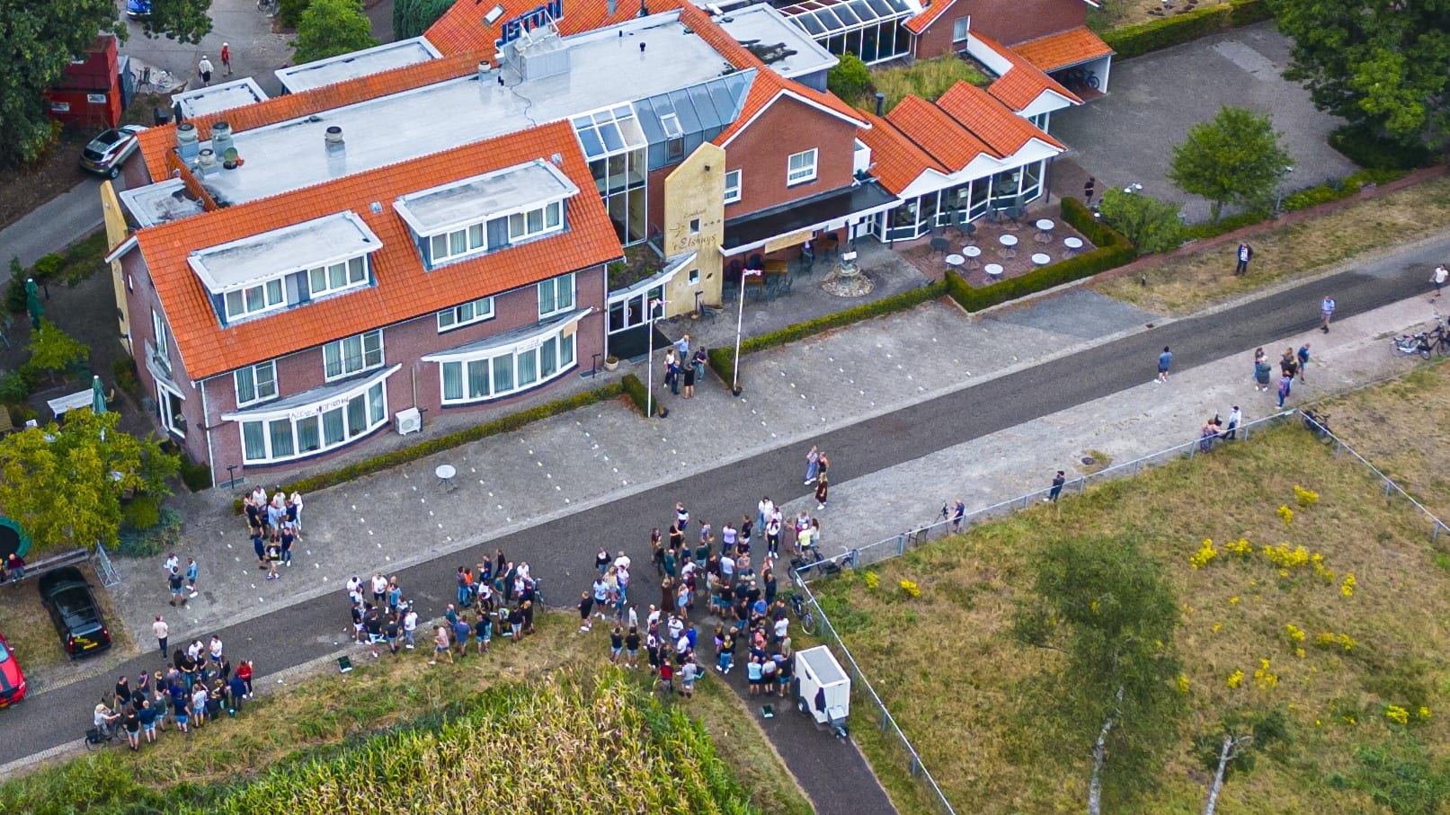 Omwonenden hotel Albergen reageren op asielakkoord met COA