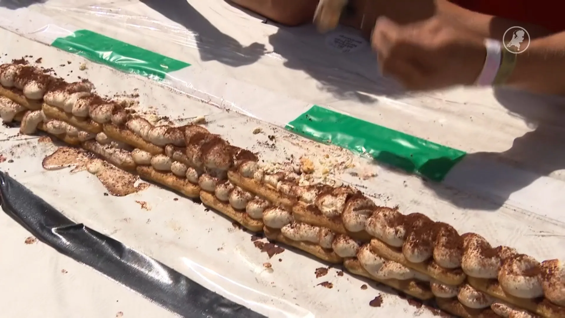 Nét geen record maar toch trots: Santpoort maakt tiramisu van 300 meter