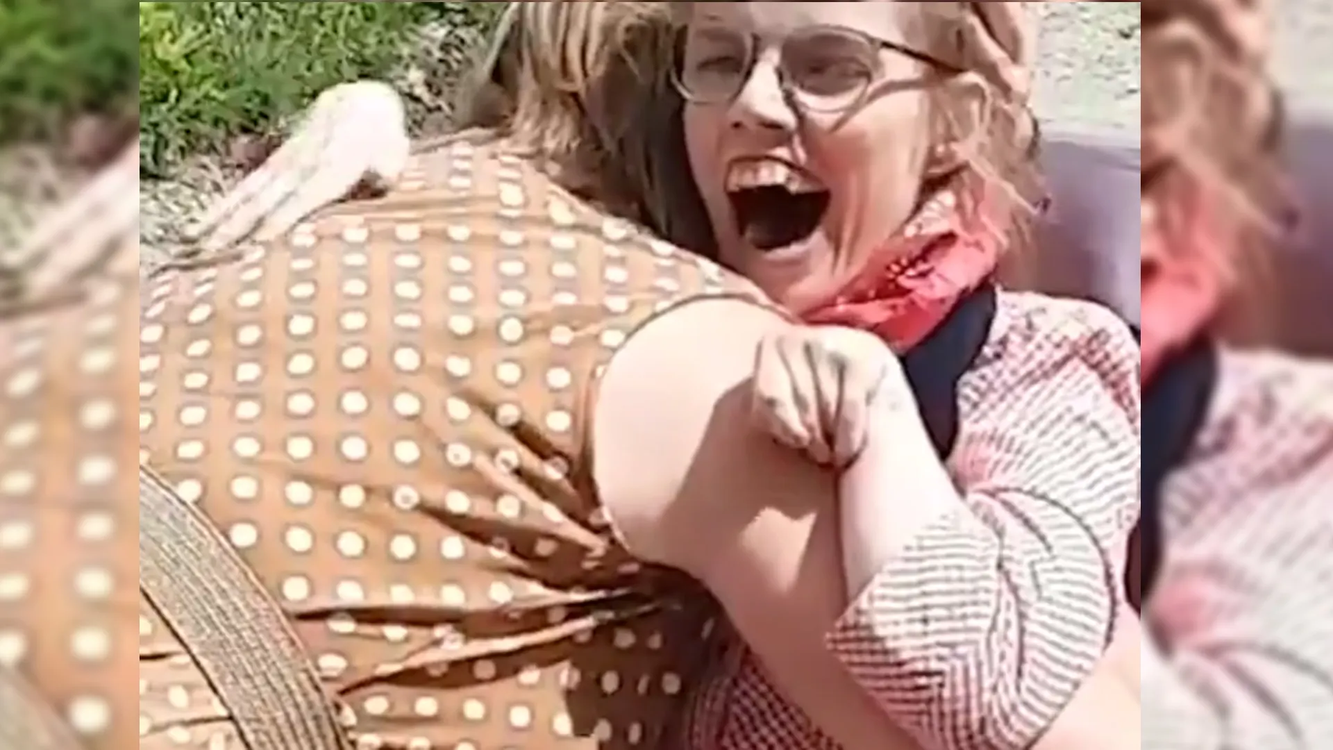 Gehandicapte Swenja sluit ouders eindelijk weer in haar armen