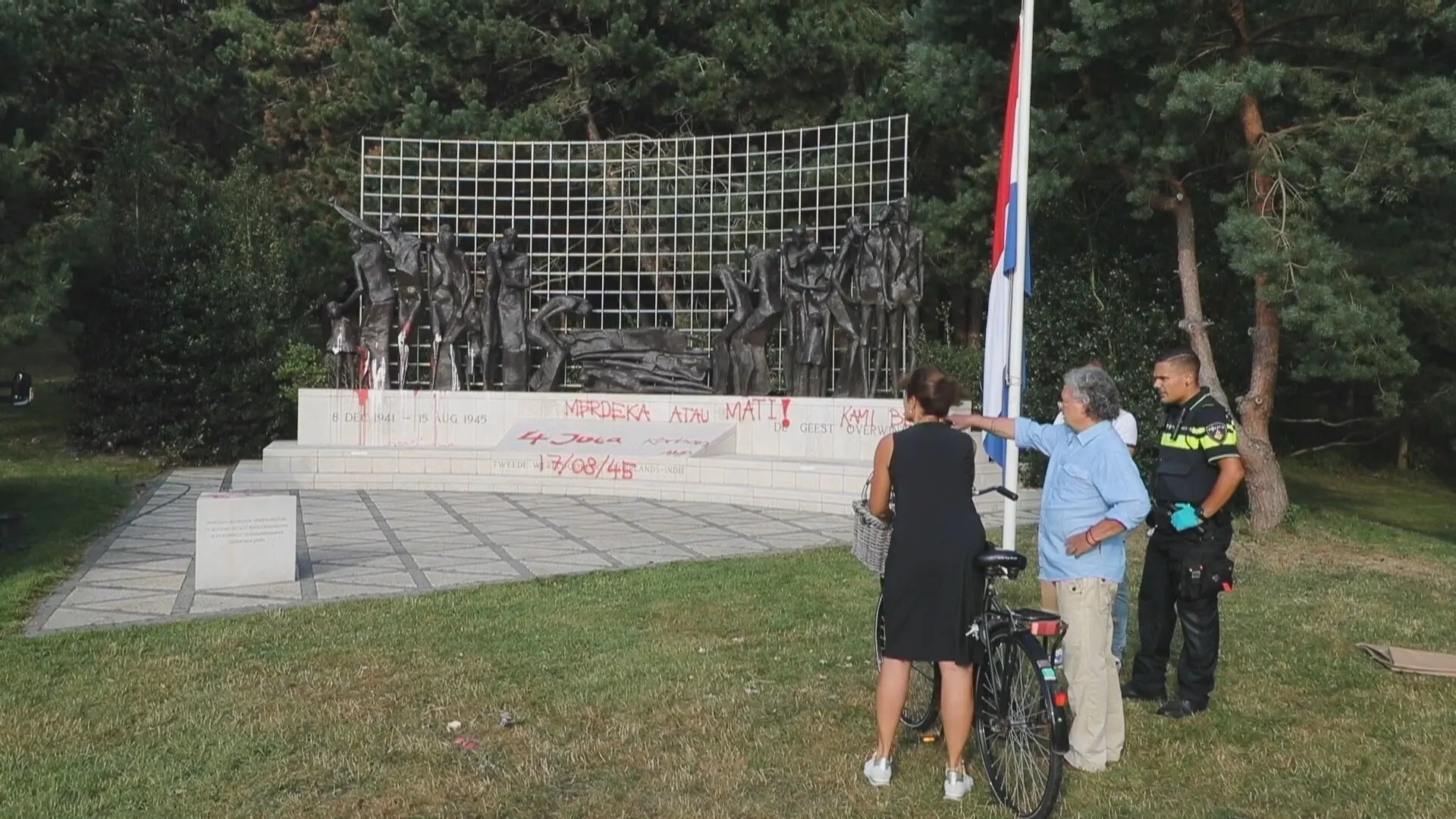 Indisch monument Den Haag dag voor herdenking beklad, komende dagen bewaking