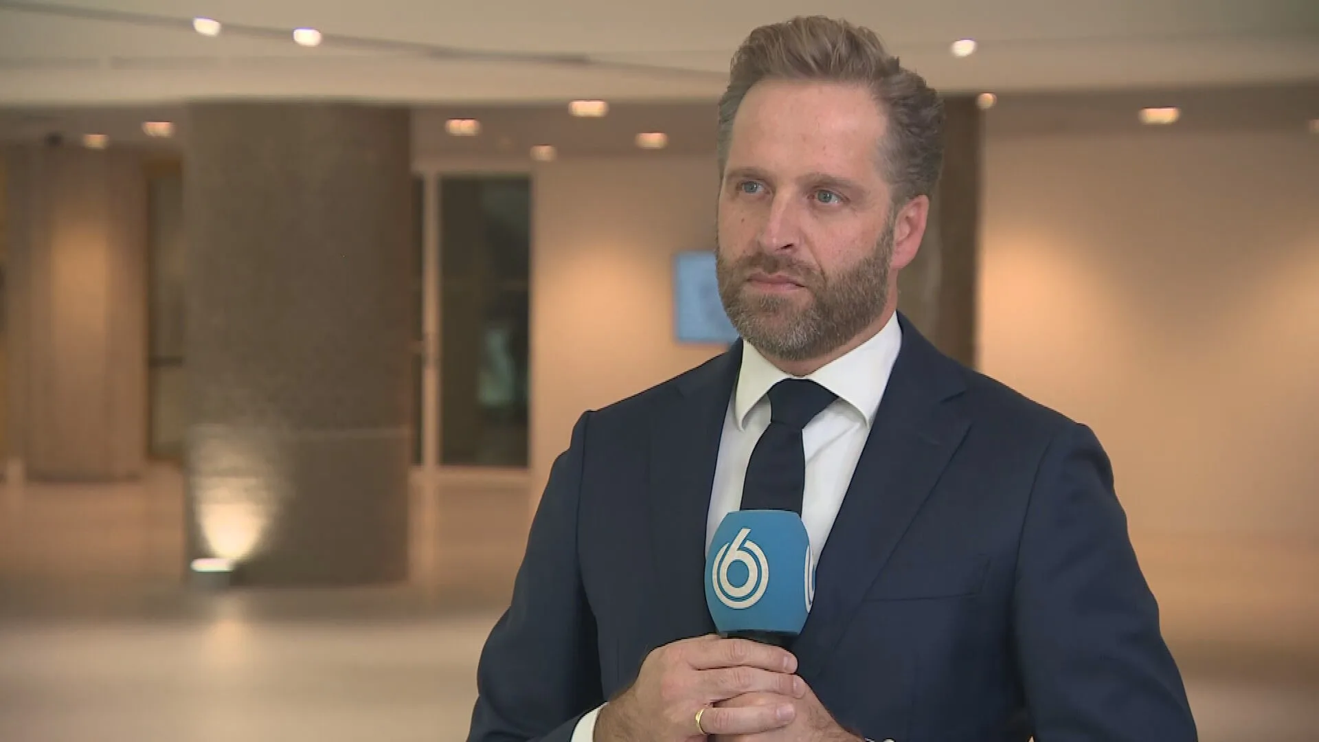 De Jonge vindt openbare OMT-vergaderingen 'geen goed idee'