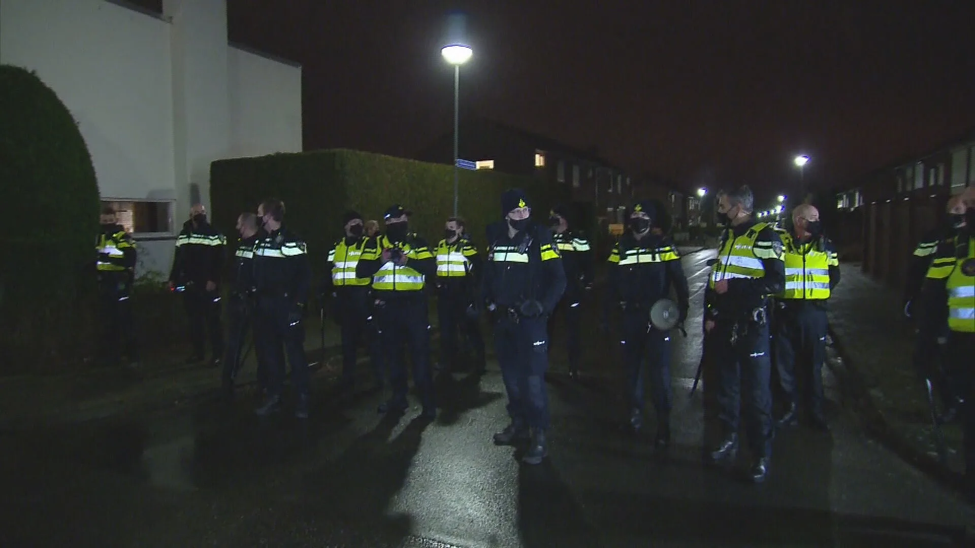 Stein stelt noodverordening in na avondklok-demonstratie