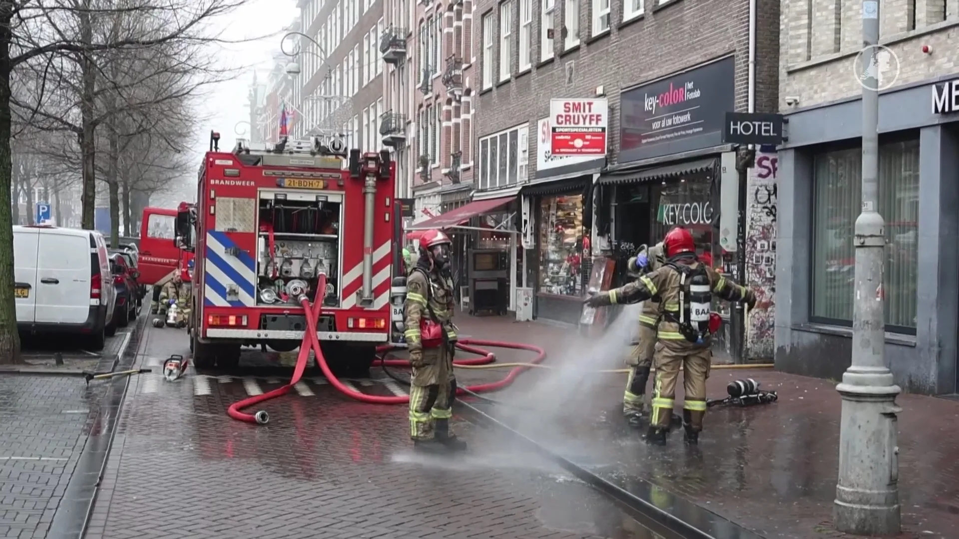 Man overleden na felle woningbrand Amsterdam