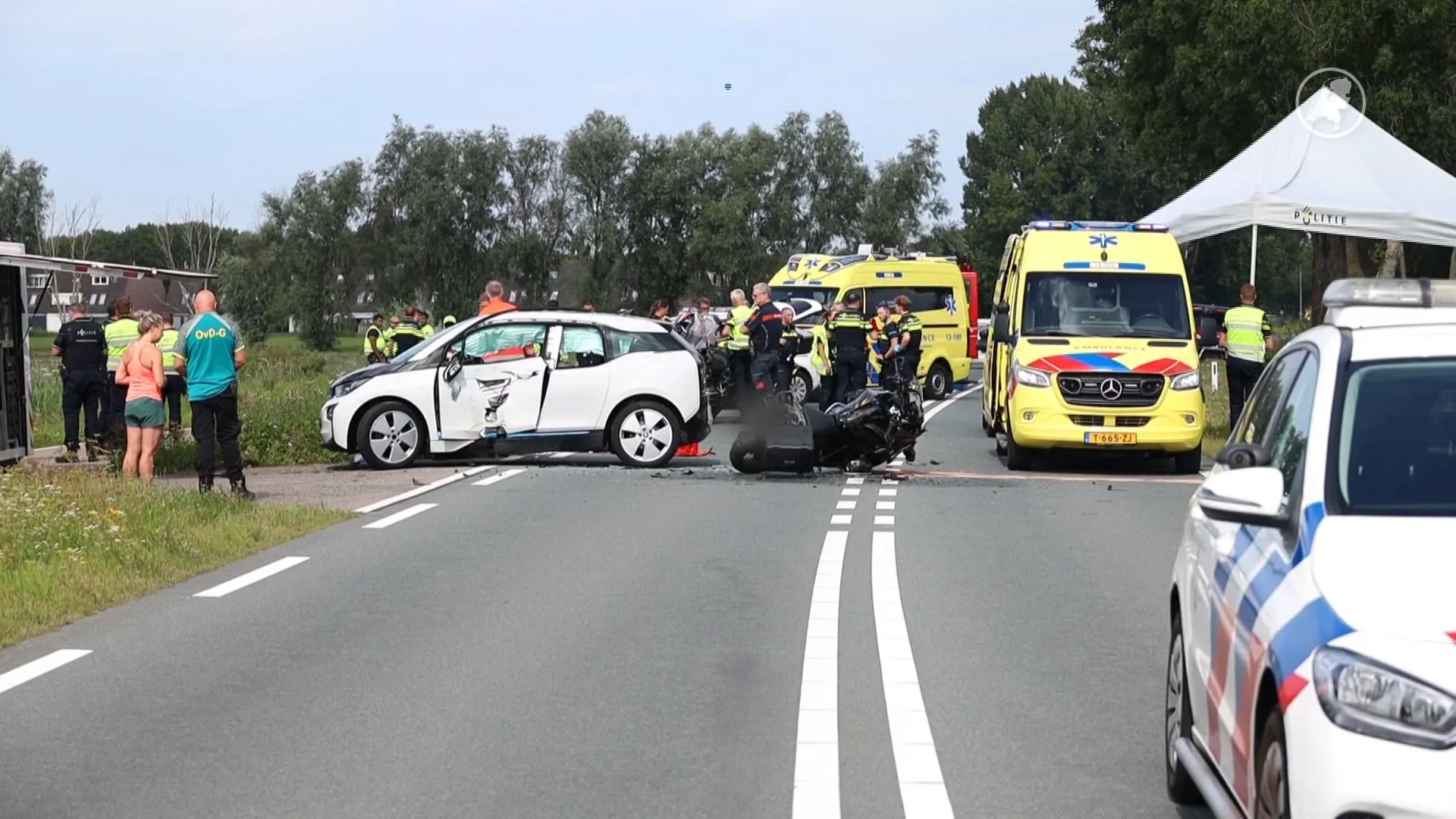 Politieagent overleden bij ernstig ongeluk tussen motor en auto