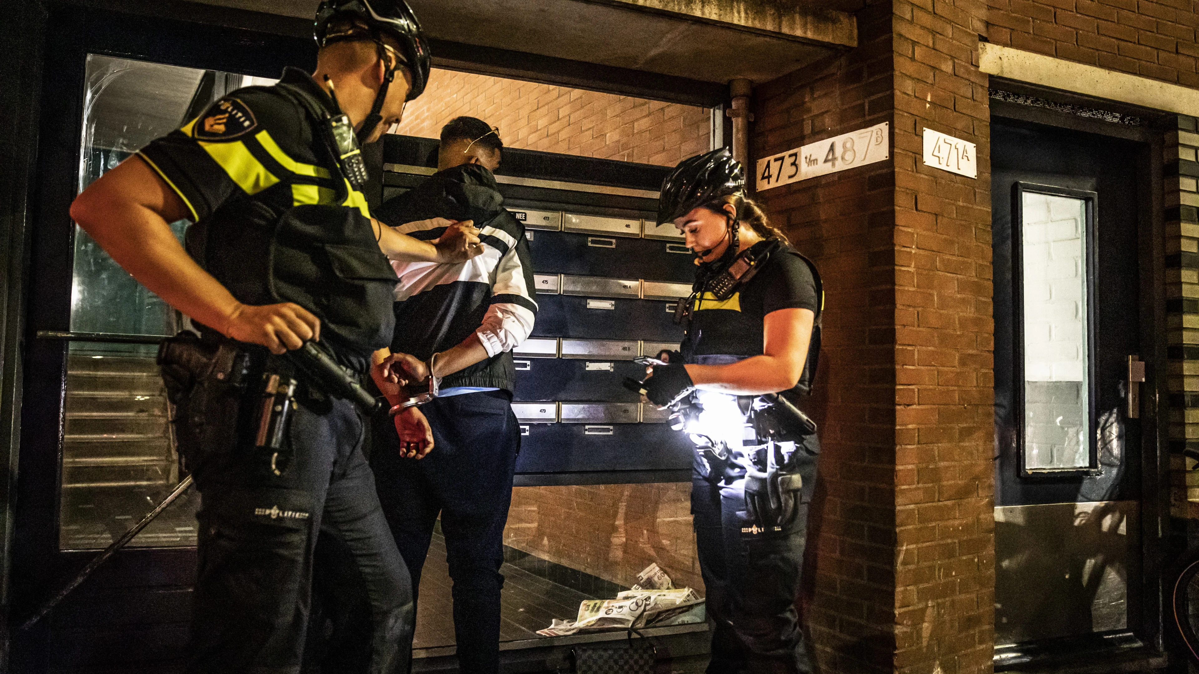 Politie houdt 29 verdachten aan bij rellen Schilderswijk in Den Haag