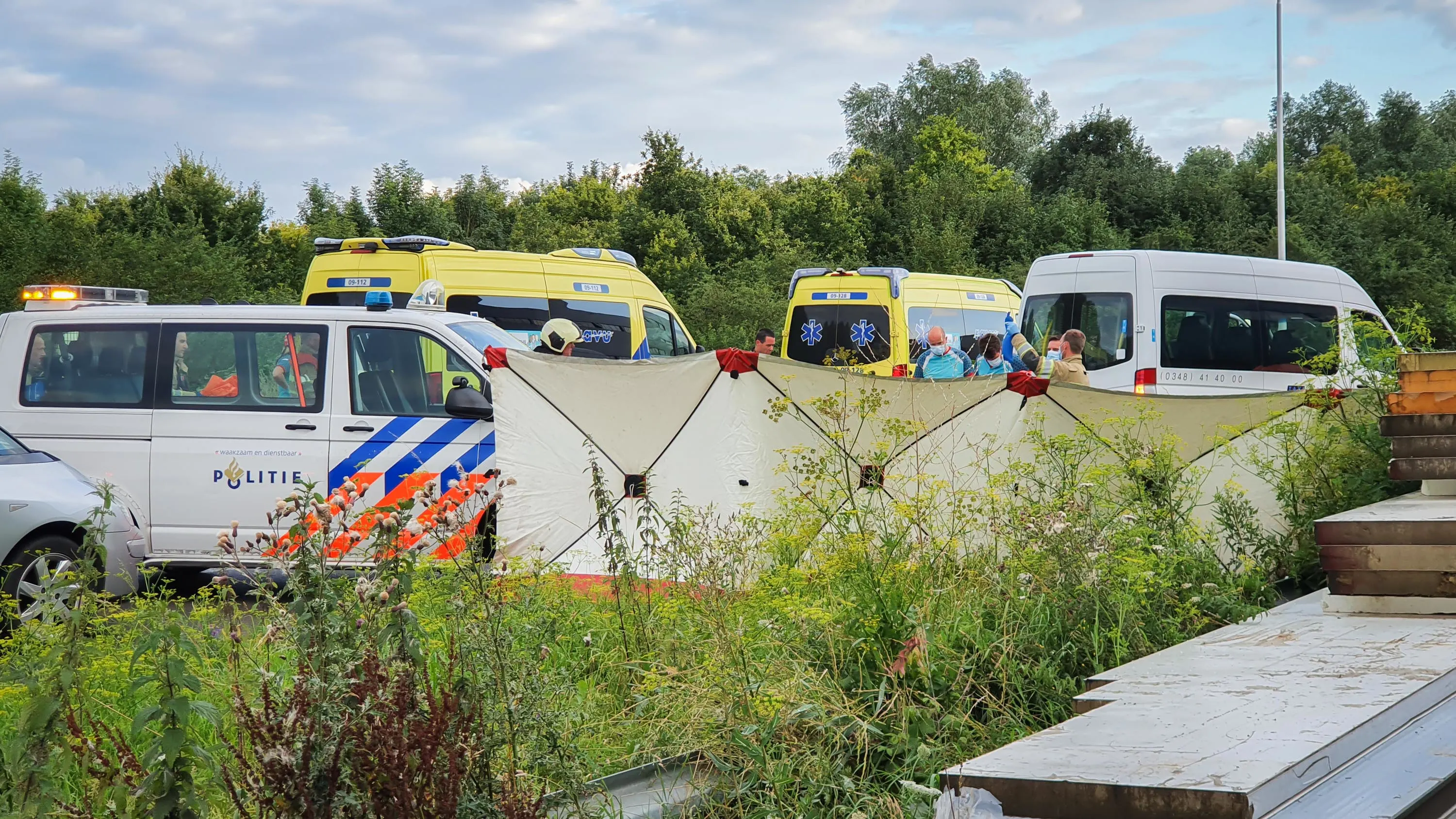 Twee doden na ernstig ongeluk met auto en taxibusje in IJsselstein