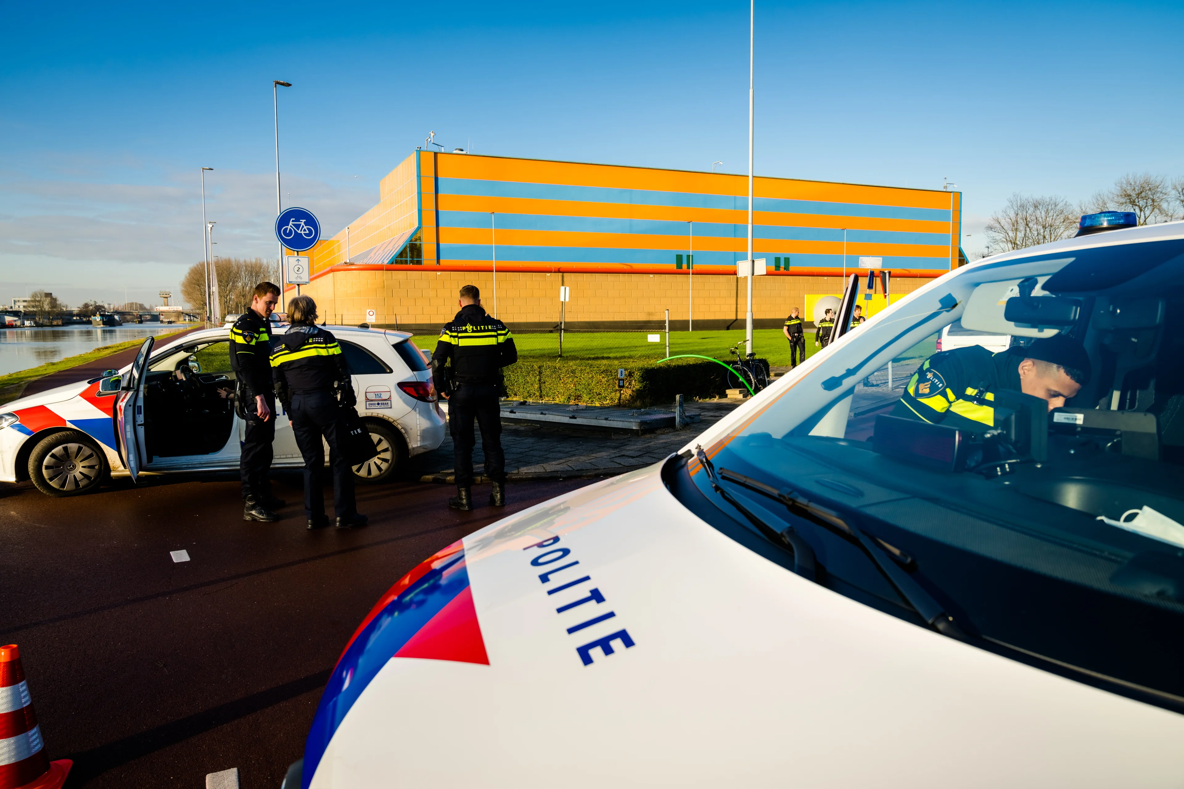 Gevangenispersoneel Rotterdam gaat dinsdag staken: 'Code zwart'