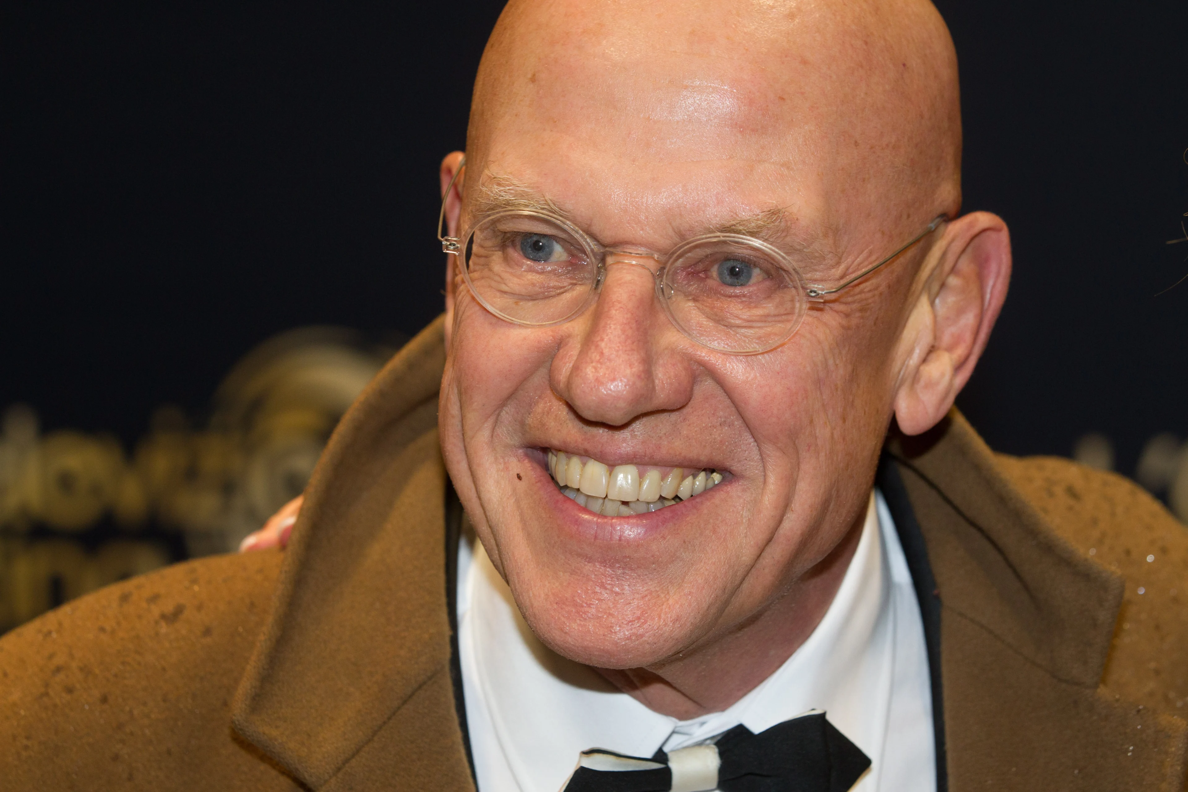 AVRO-presentator en journalist Karel van de Graaf (72) overleden