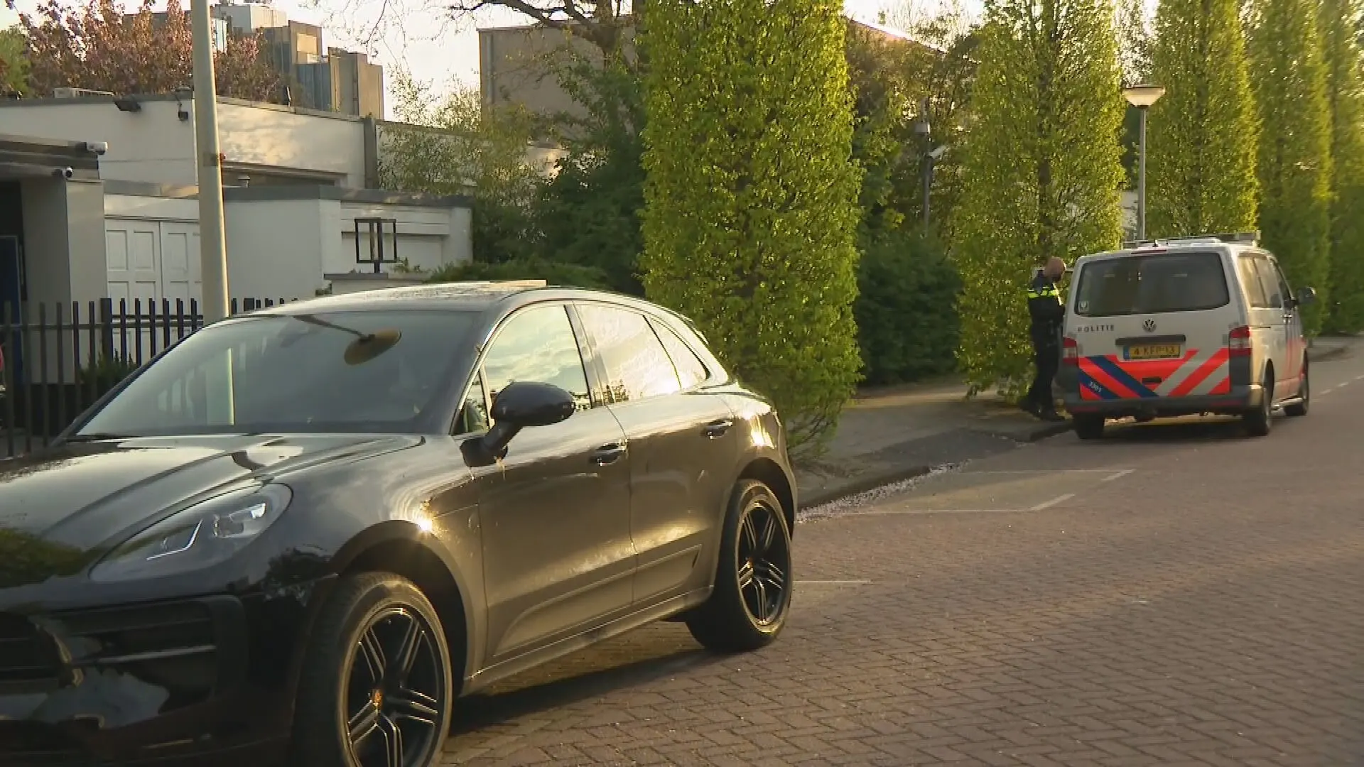 Huis van PSV-speler Zahavi overvallen, buurt geschrokken: 'Dat wens je niemand toe'