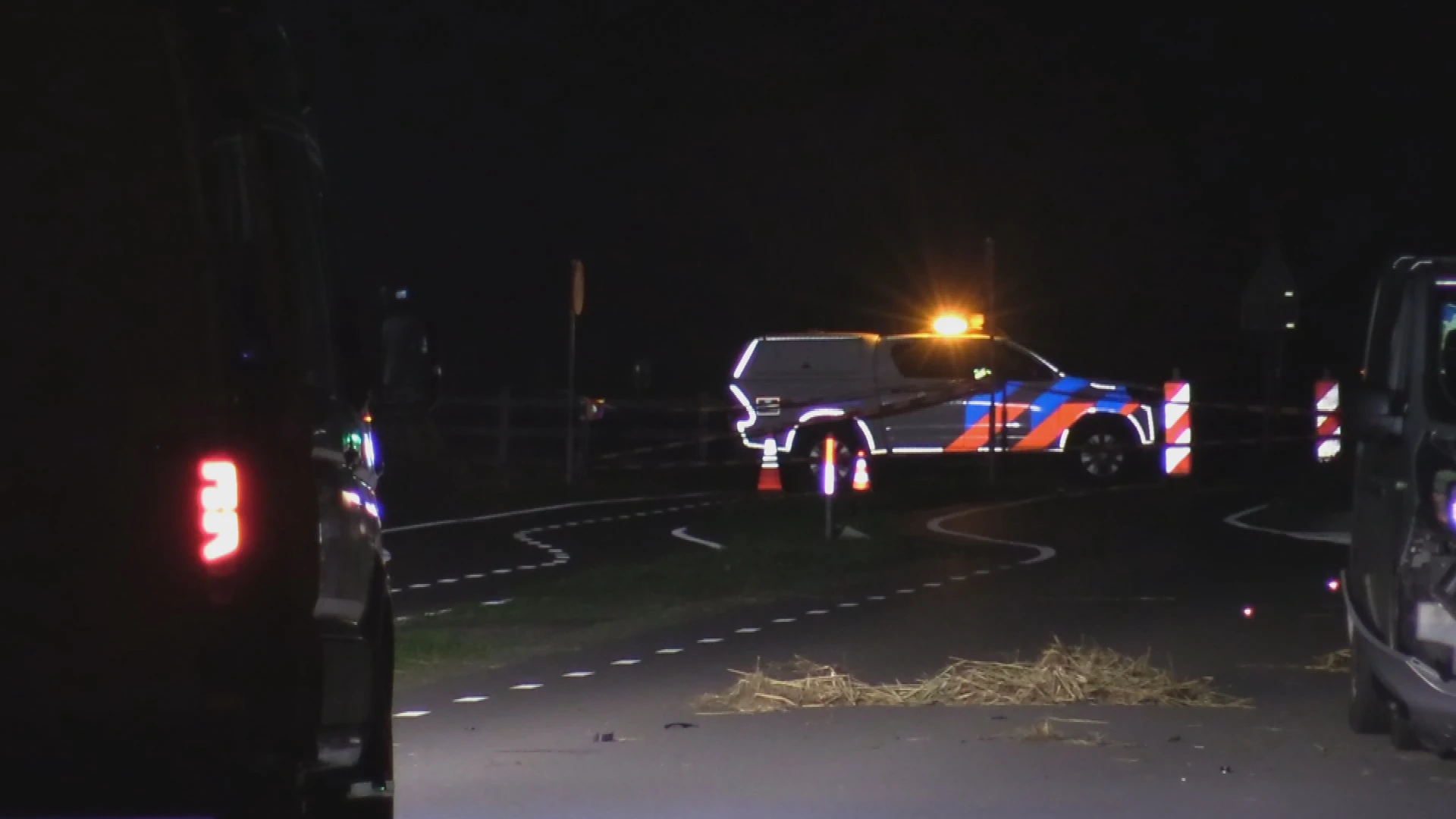 Fietser (50) overlijdt na botsing met taxibus op Texel