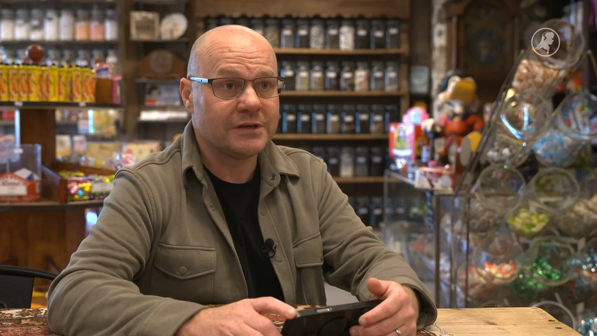 Kinderen jatten zakken vol snoep bij snoepwinkel van Marcel: 'Steeds brutaler'