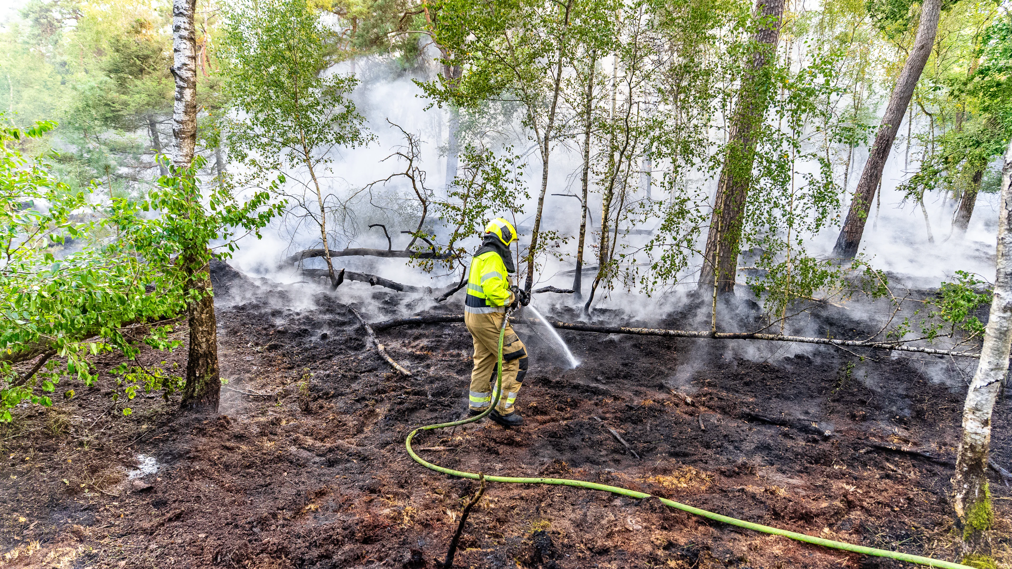 Natuurbrand Herperduin onder controle, brandweer blijft nablussen
