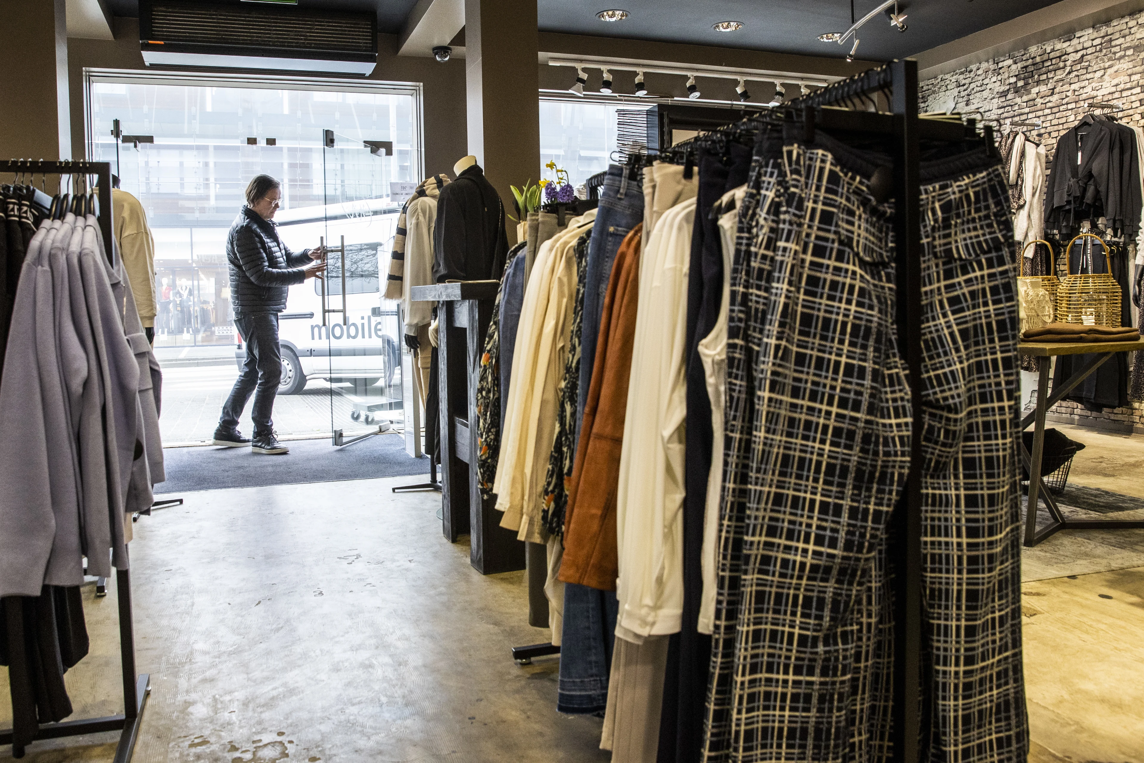 Kabinet overweegt lokaal QR-code in te voeren voor winkels