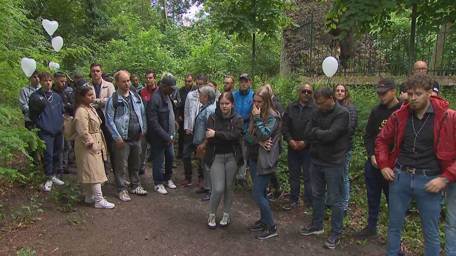Honderden mensen lopen stille tocht voor gedode Xavier
