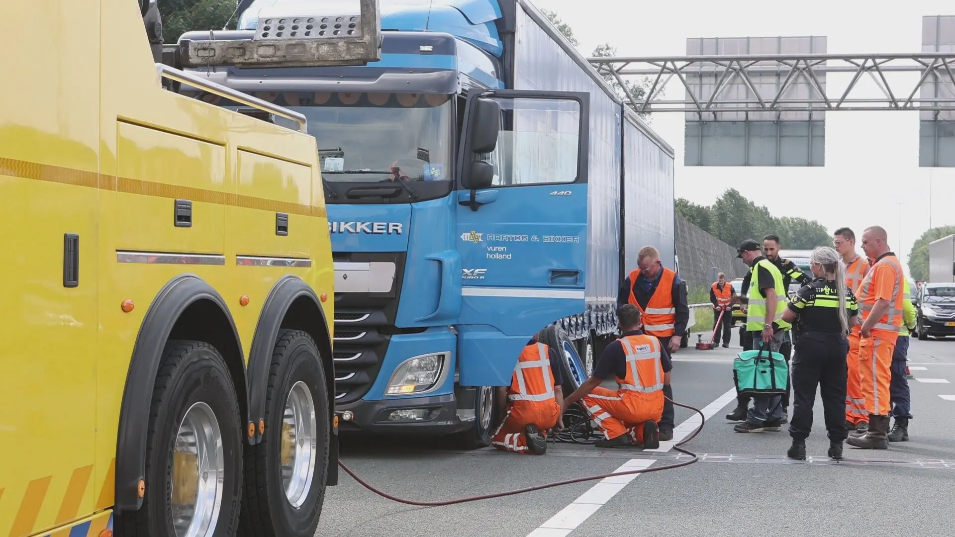 Automobilist steekt in op vrachtwagenchauffeur tijdens verkeersruzie
