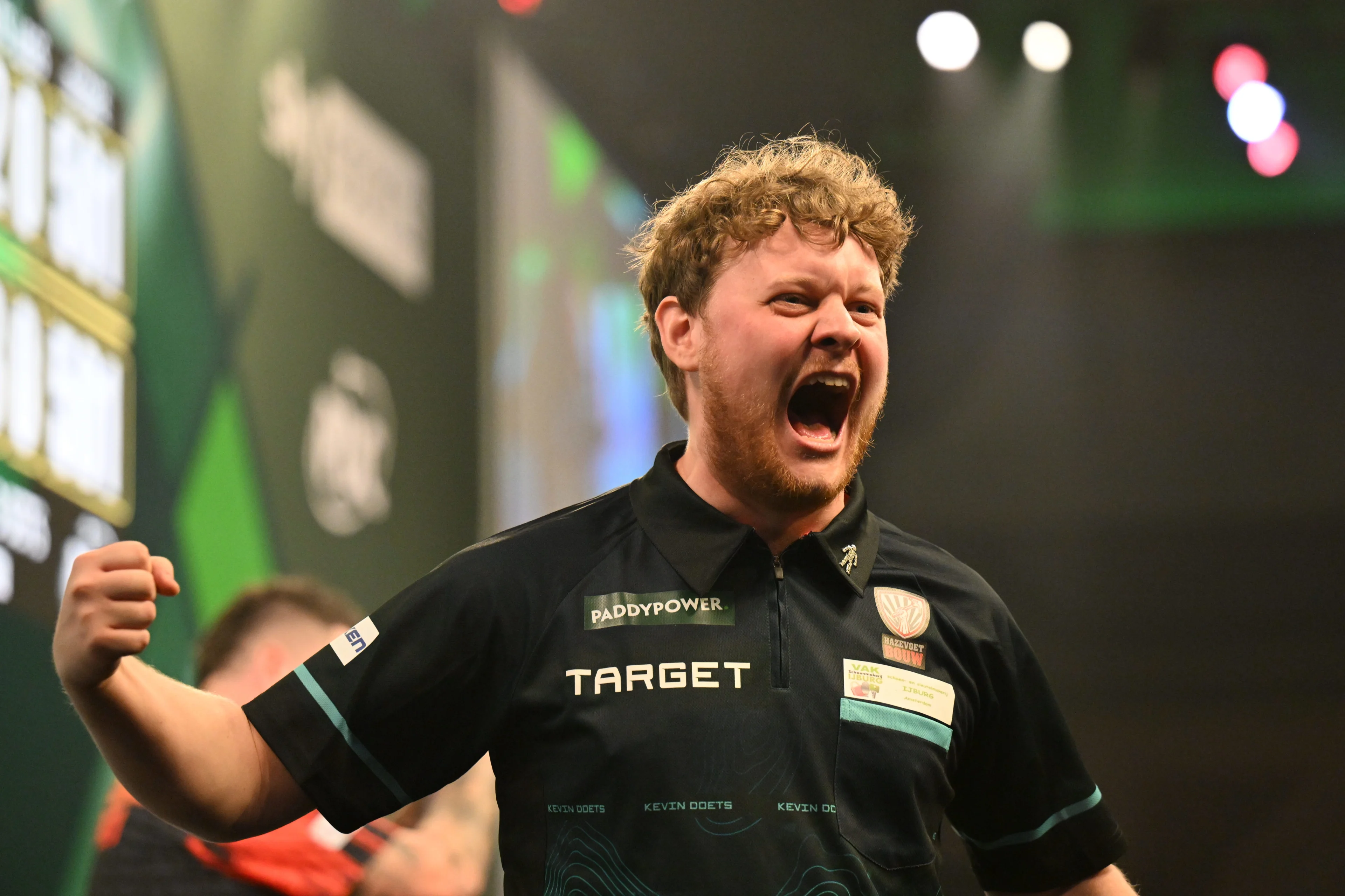 Darter Doets schakelt Smith uit en bereikt derde ronde WK