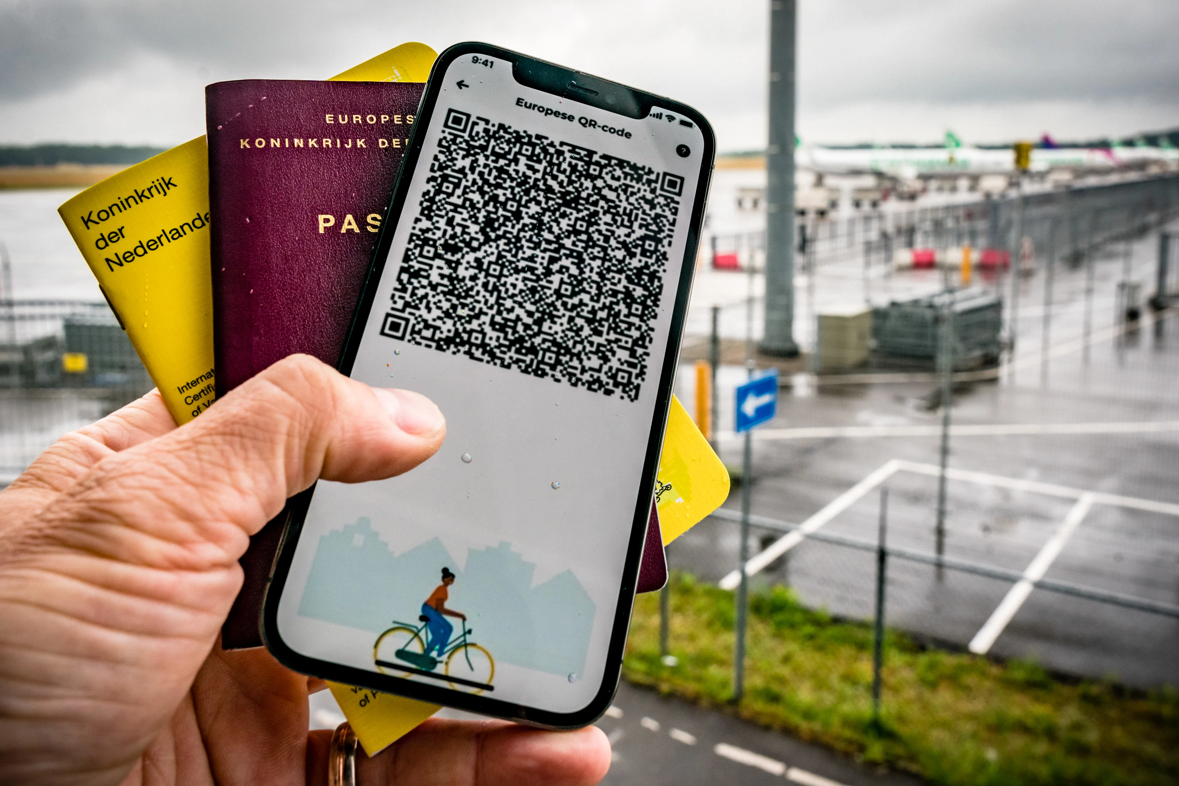 Meerdere GGD-medewerkers verdacht van fraude met vaccinatiebewijzen