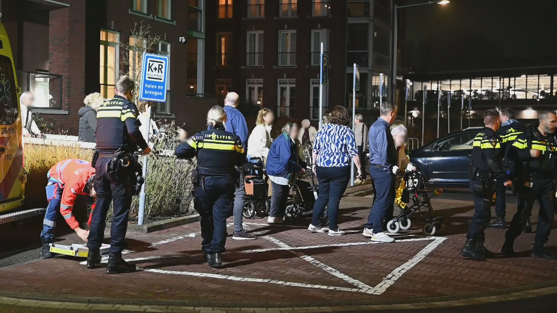 Honderden mensen geëvacueerd bij zeer grote brand in woonzorgcentrum Tilburg