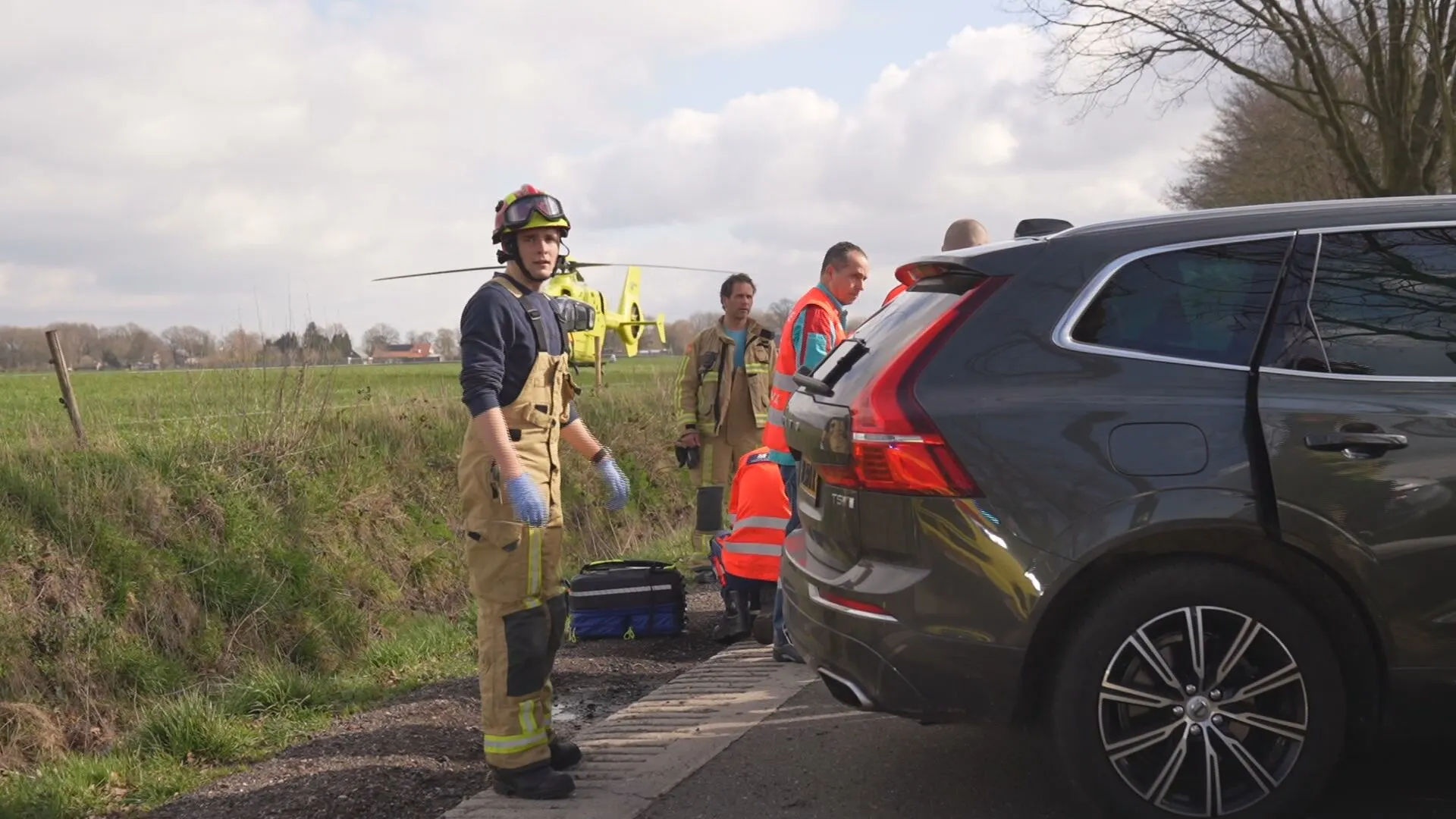 Hondje weigert afscheid te nemen van dood baasje na heftig ongeluk